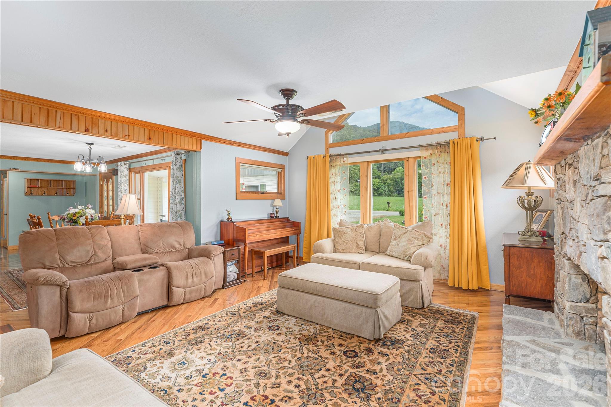 1075 Moody Farm Road — Maggie Valley