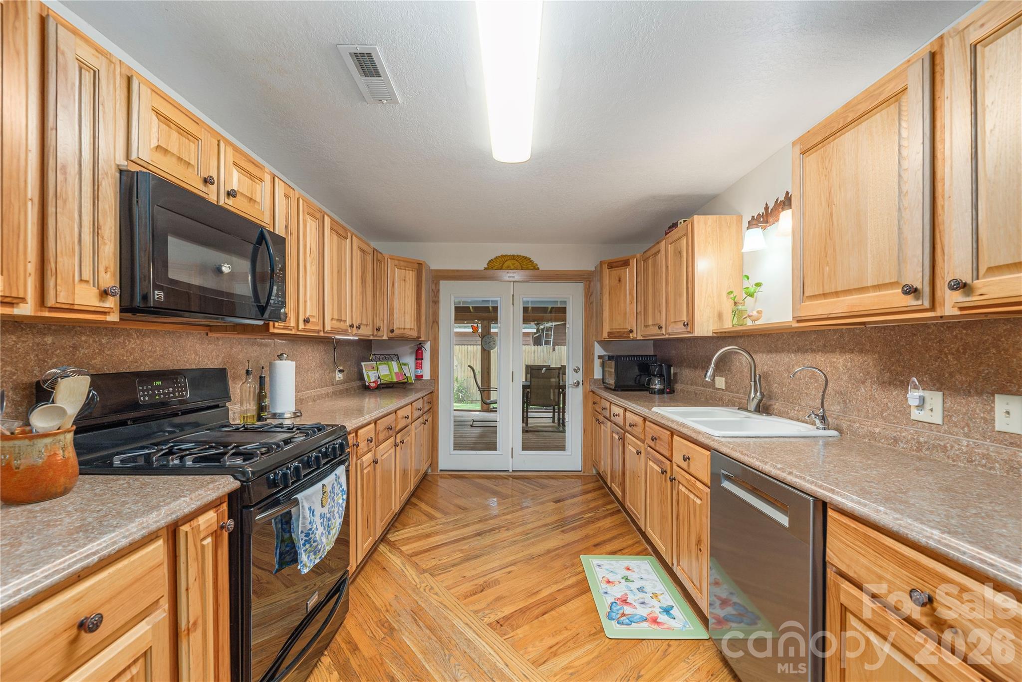 1075 Moody Farm Road — Maggie Valley