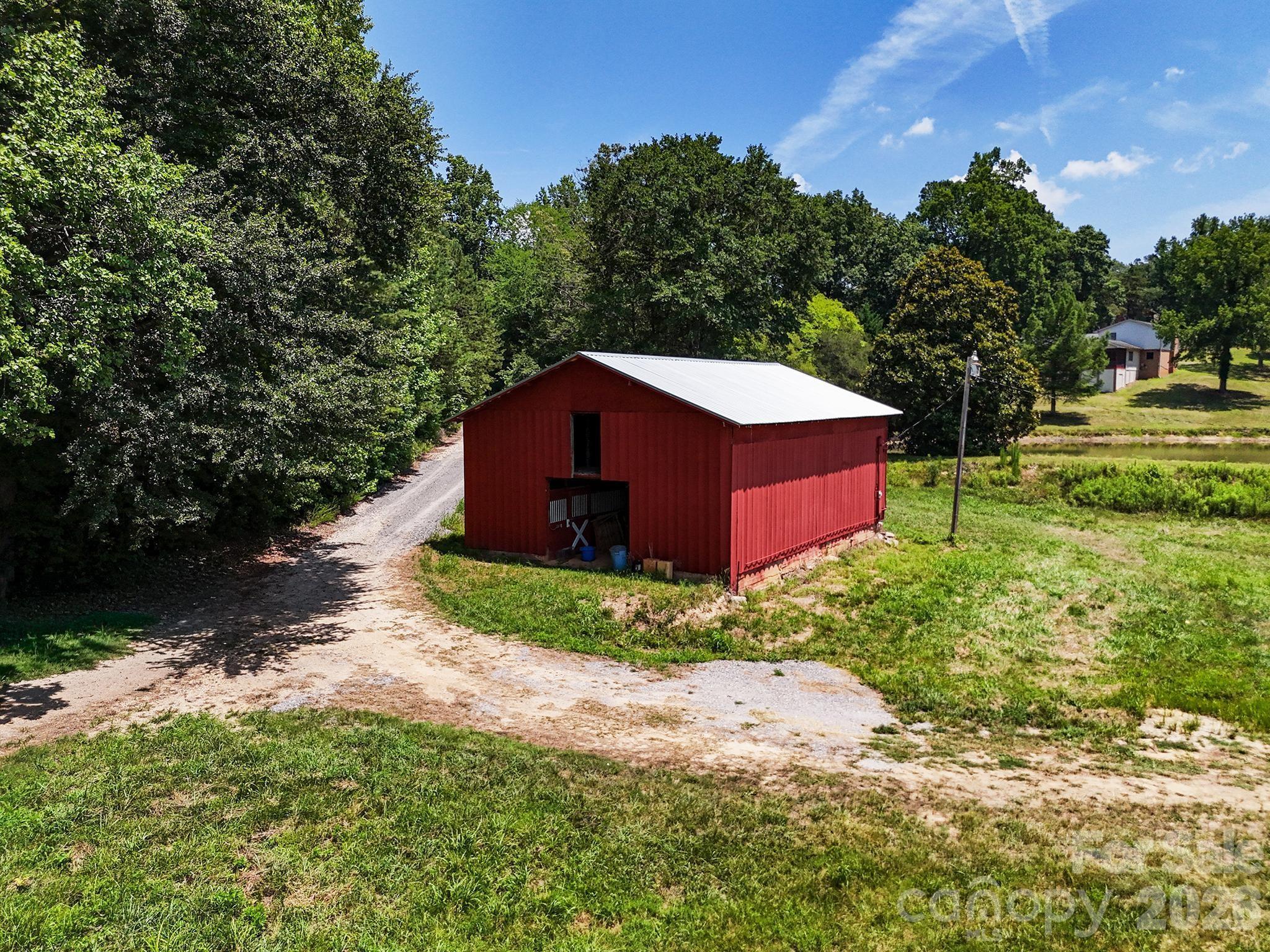 813 Robinson Clemmer Road — Dallas