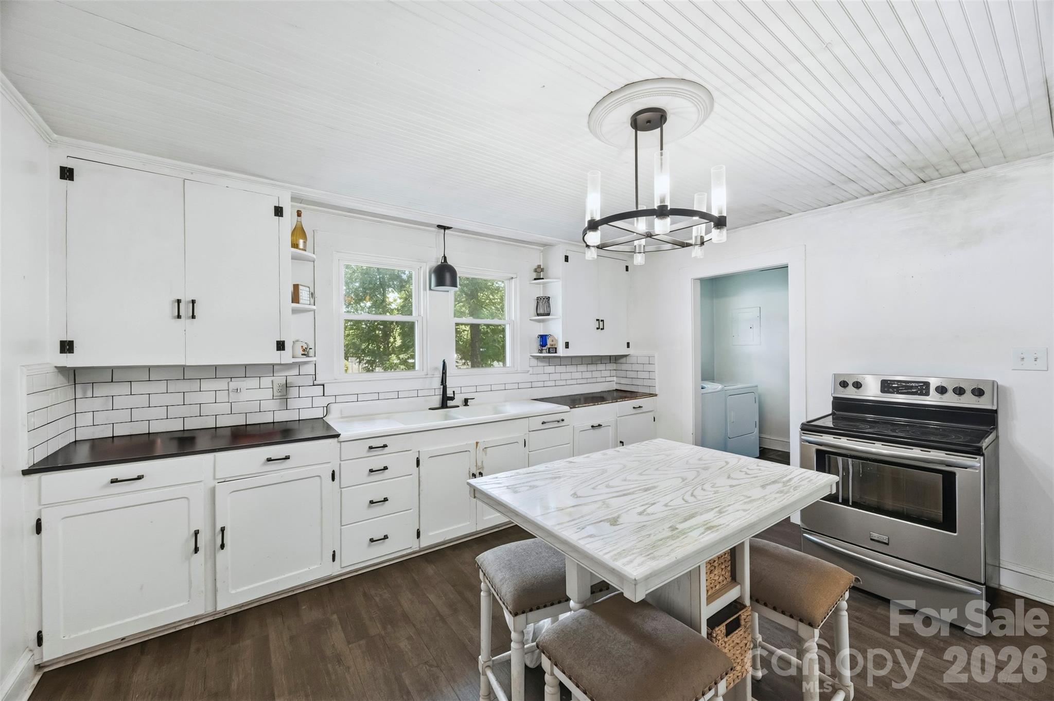 625 Brown Road — China Grove