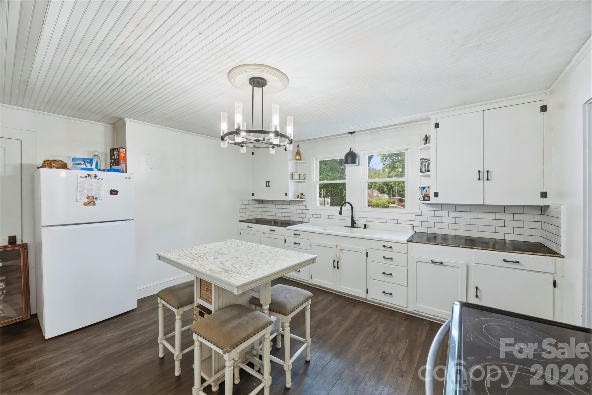 625 Brown Road — China Grove