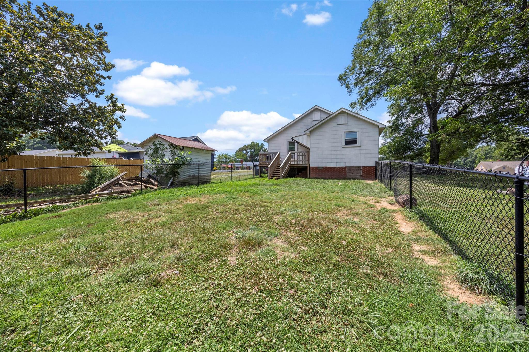 625 Brown Road — China Grove
