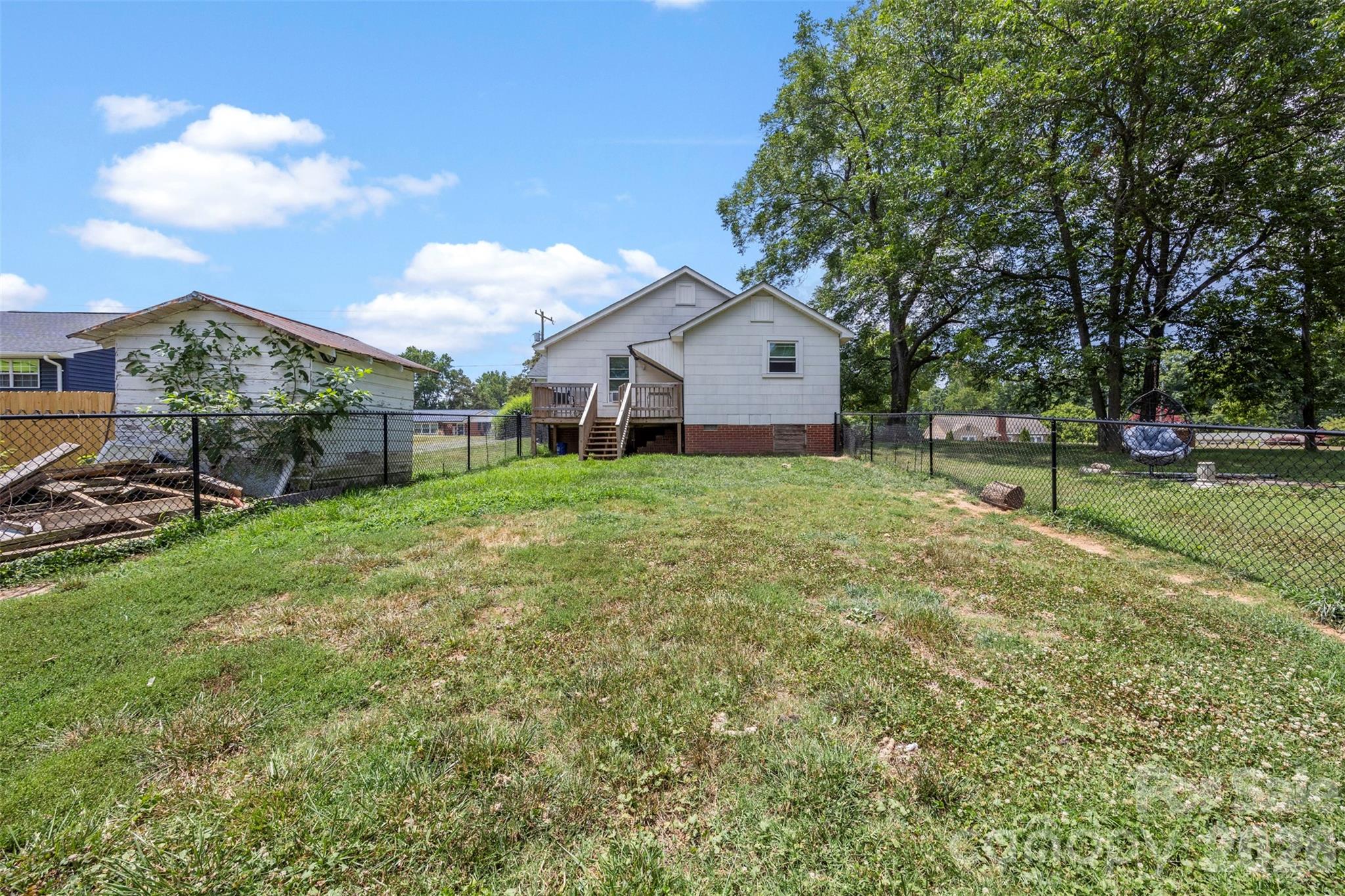 625 Brown Road — China Grove