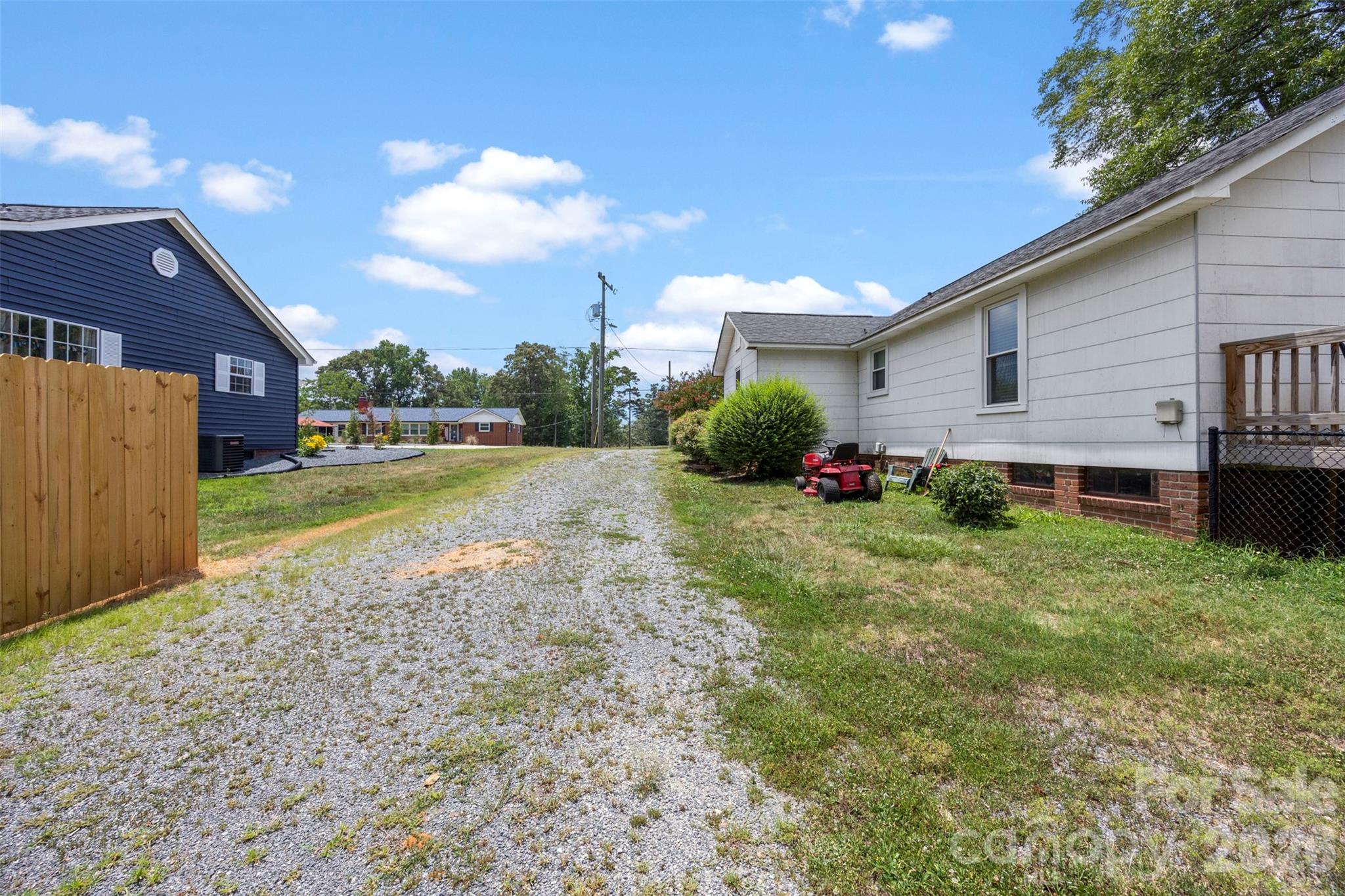 625 Brown Road — China Grove