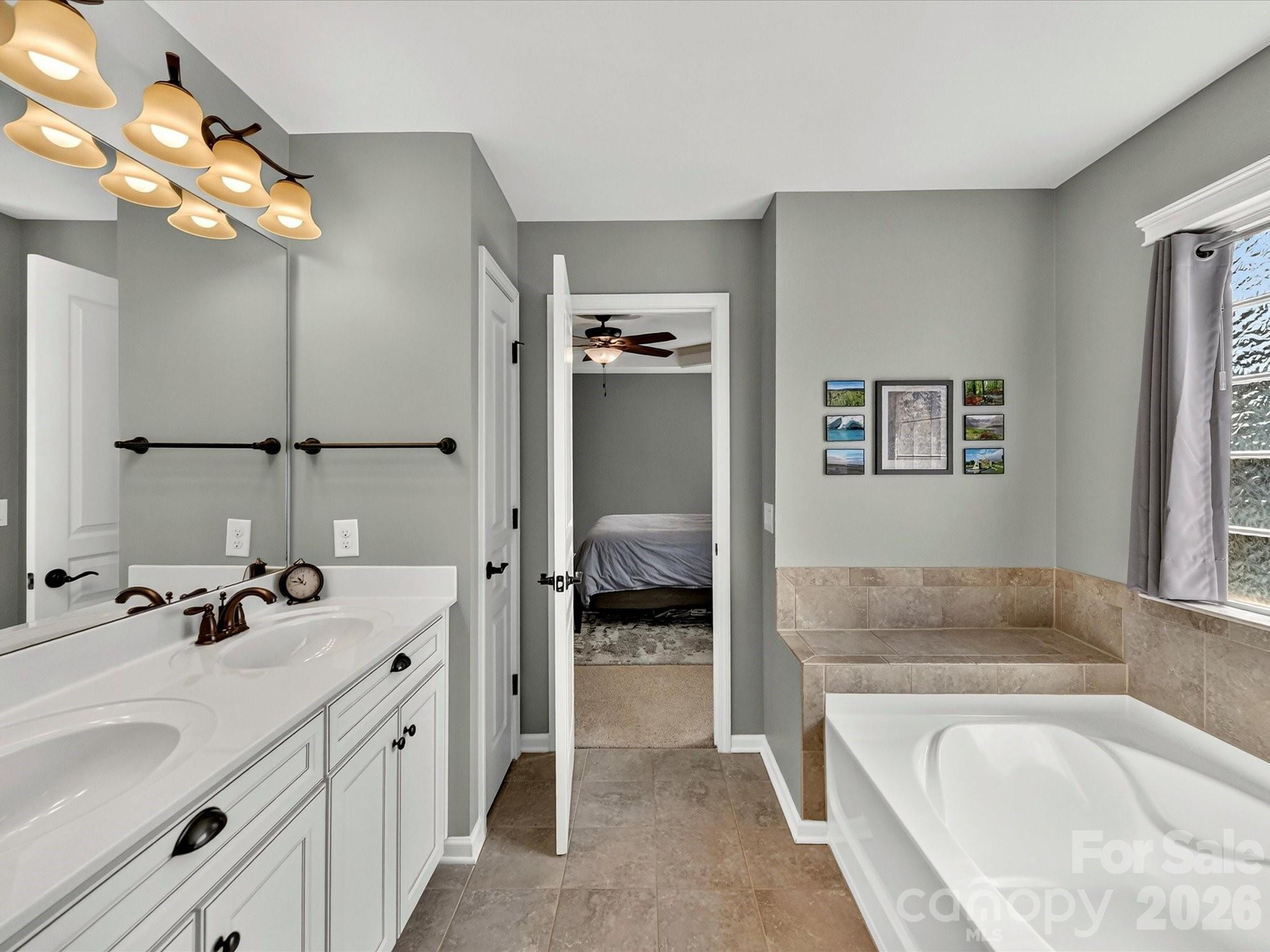 6017 Carrollton Lane — Charlotte