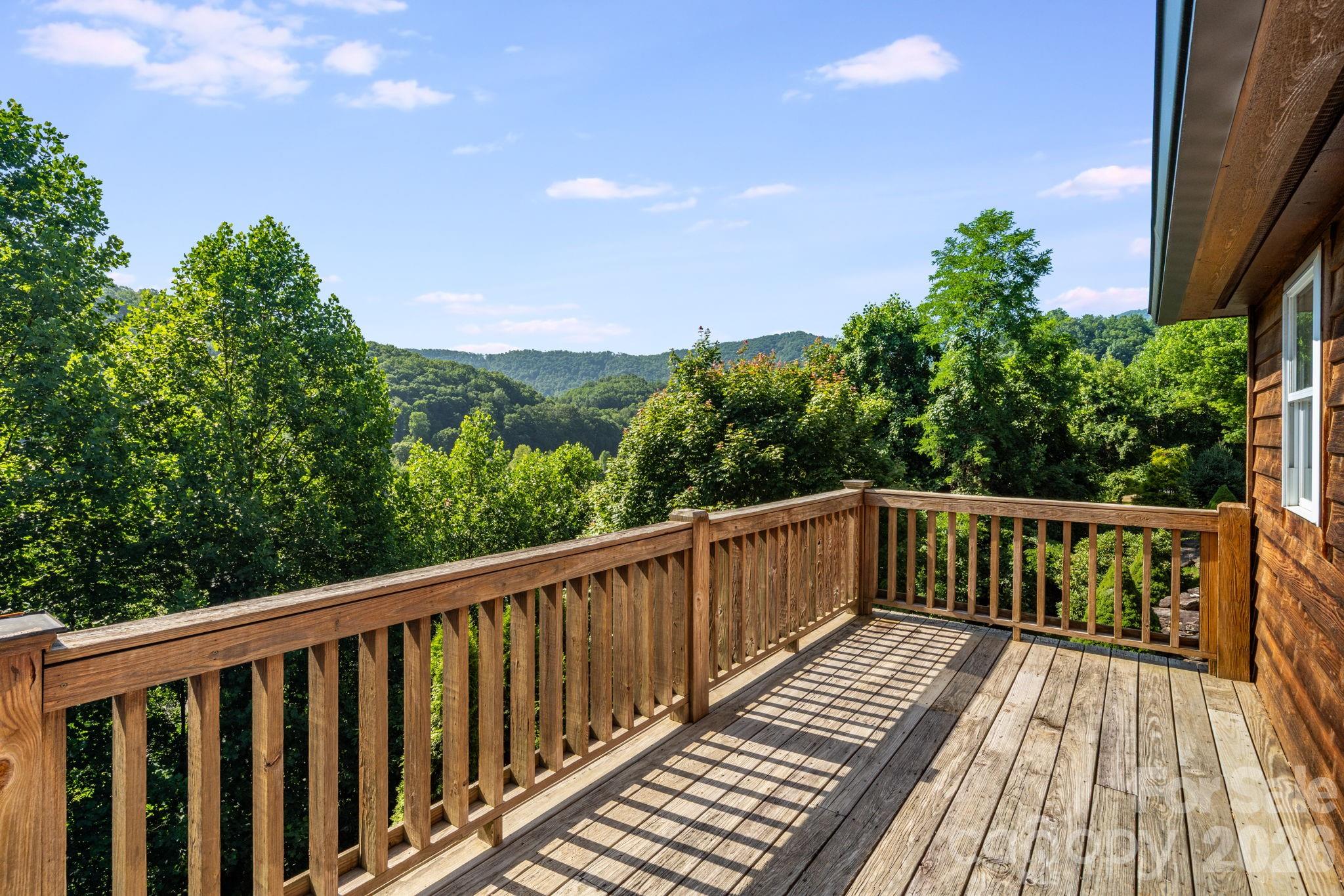 88 Mayflower Court — Waynesville