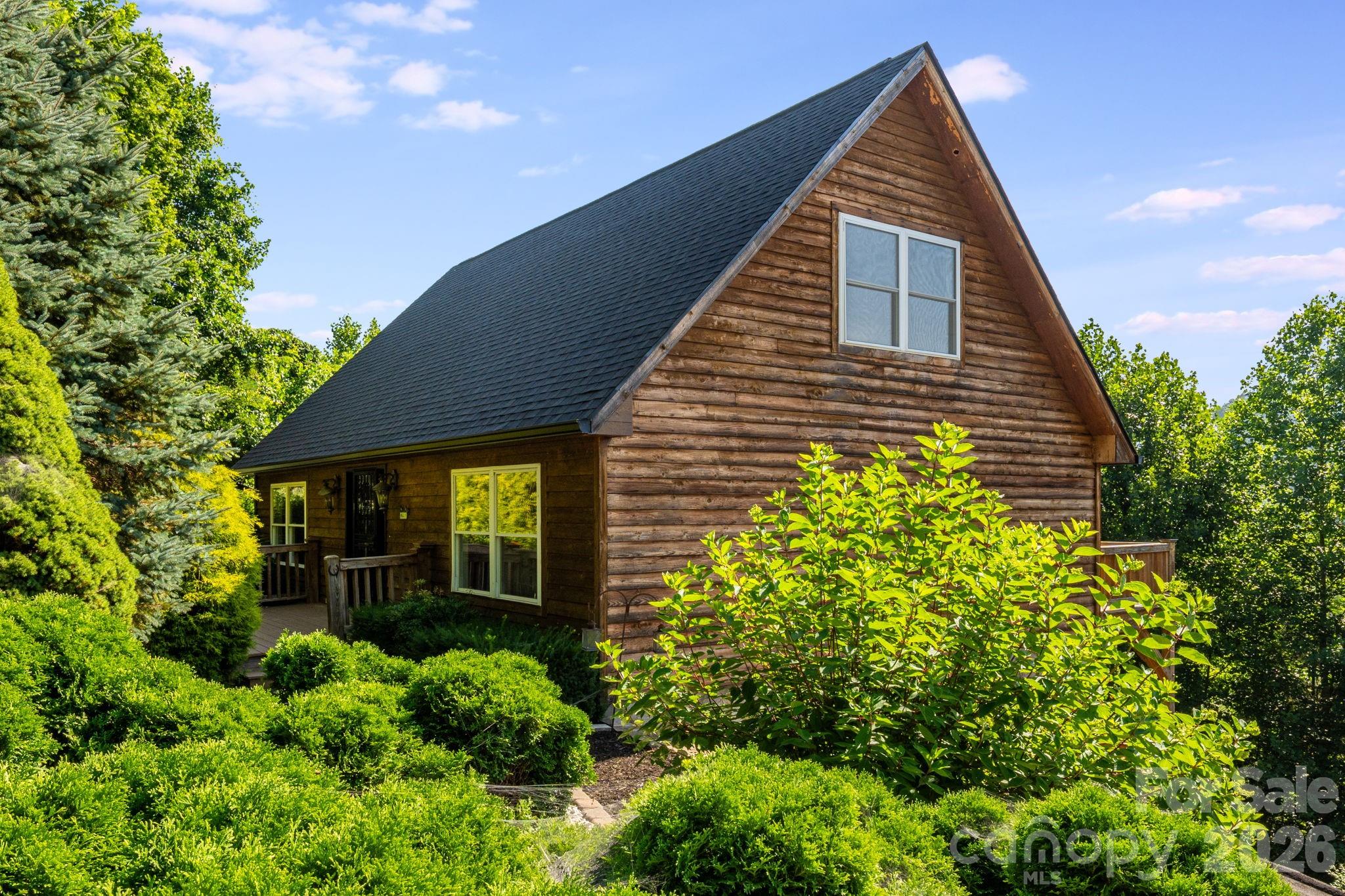88 Mayflower Court — Waynesville