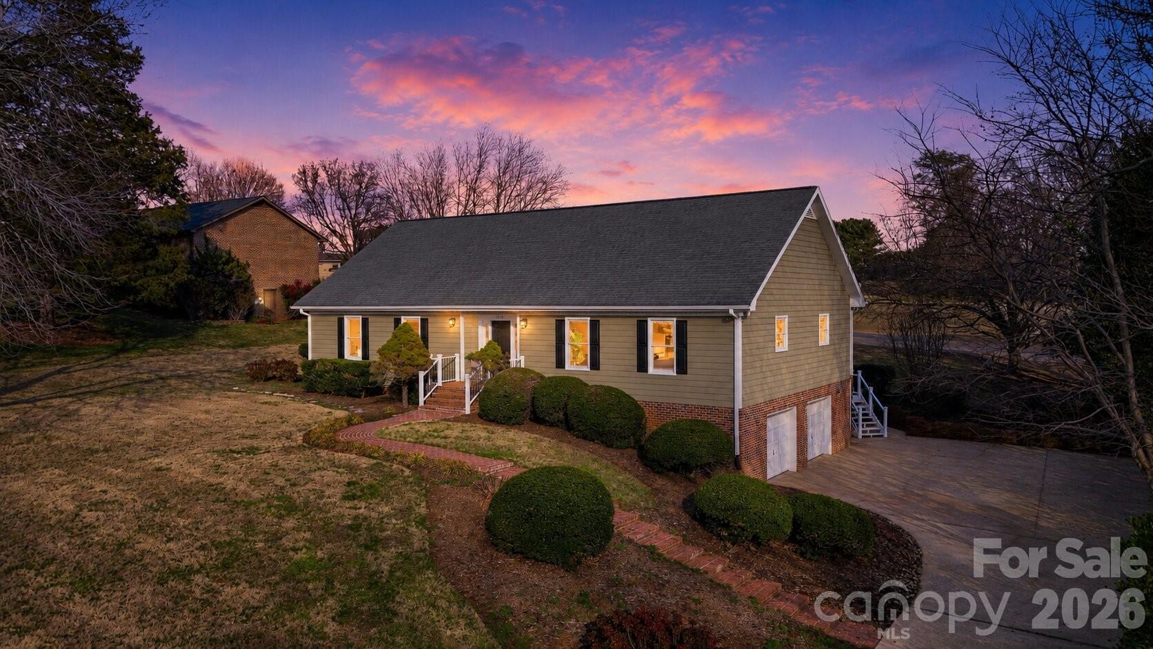 3718 Club House Drive NE — Conover