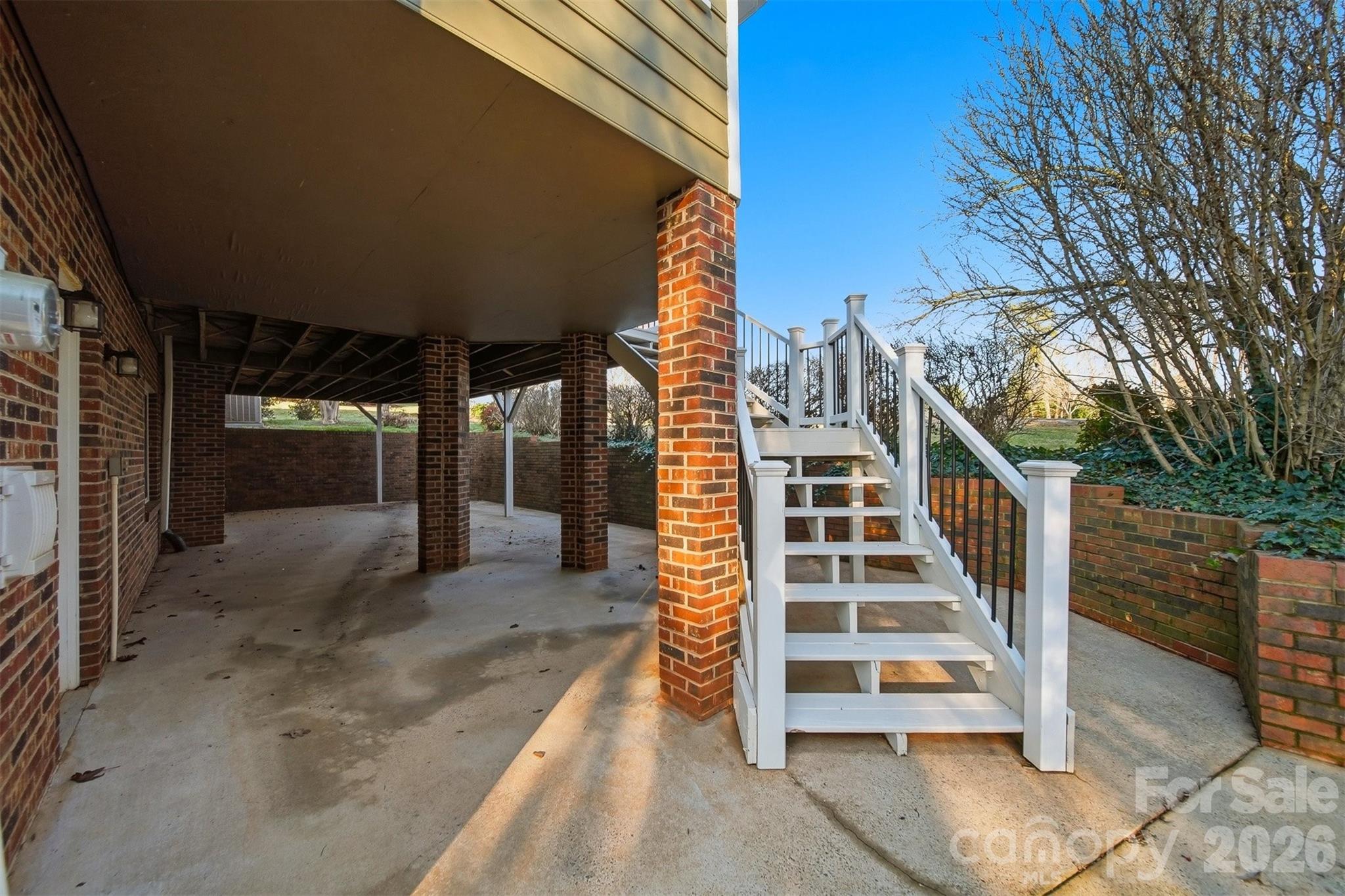 3718 Club House Drive NE — Conover