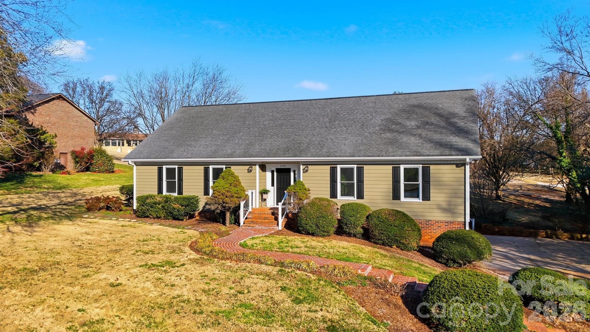 3718 Club House Drive NE — Conover