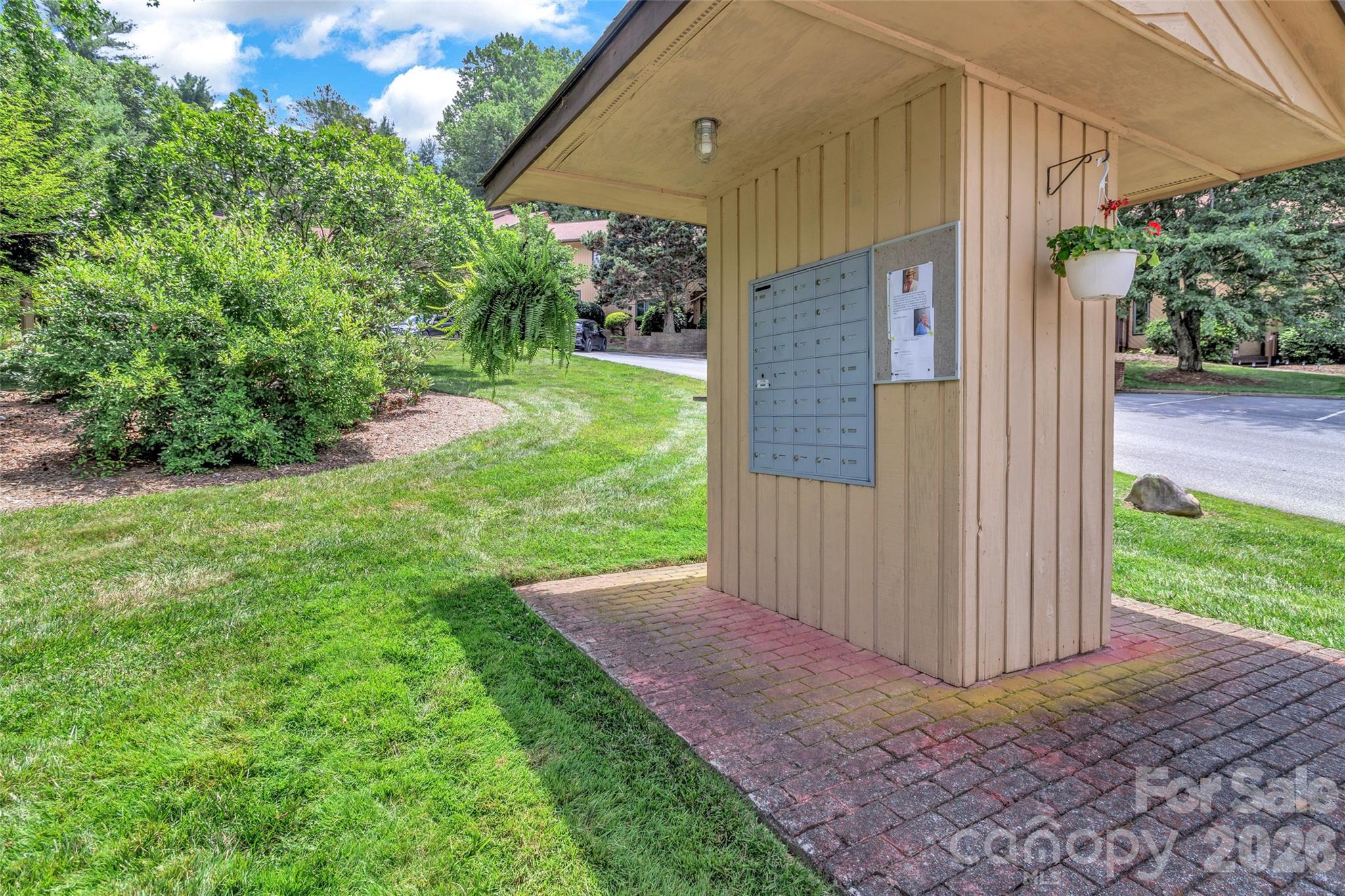 117 Pebble Creek Drive — Asheville
