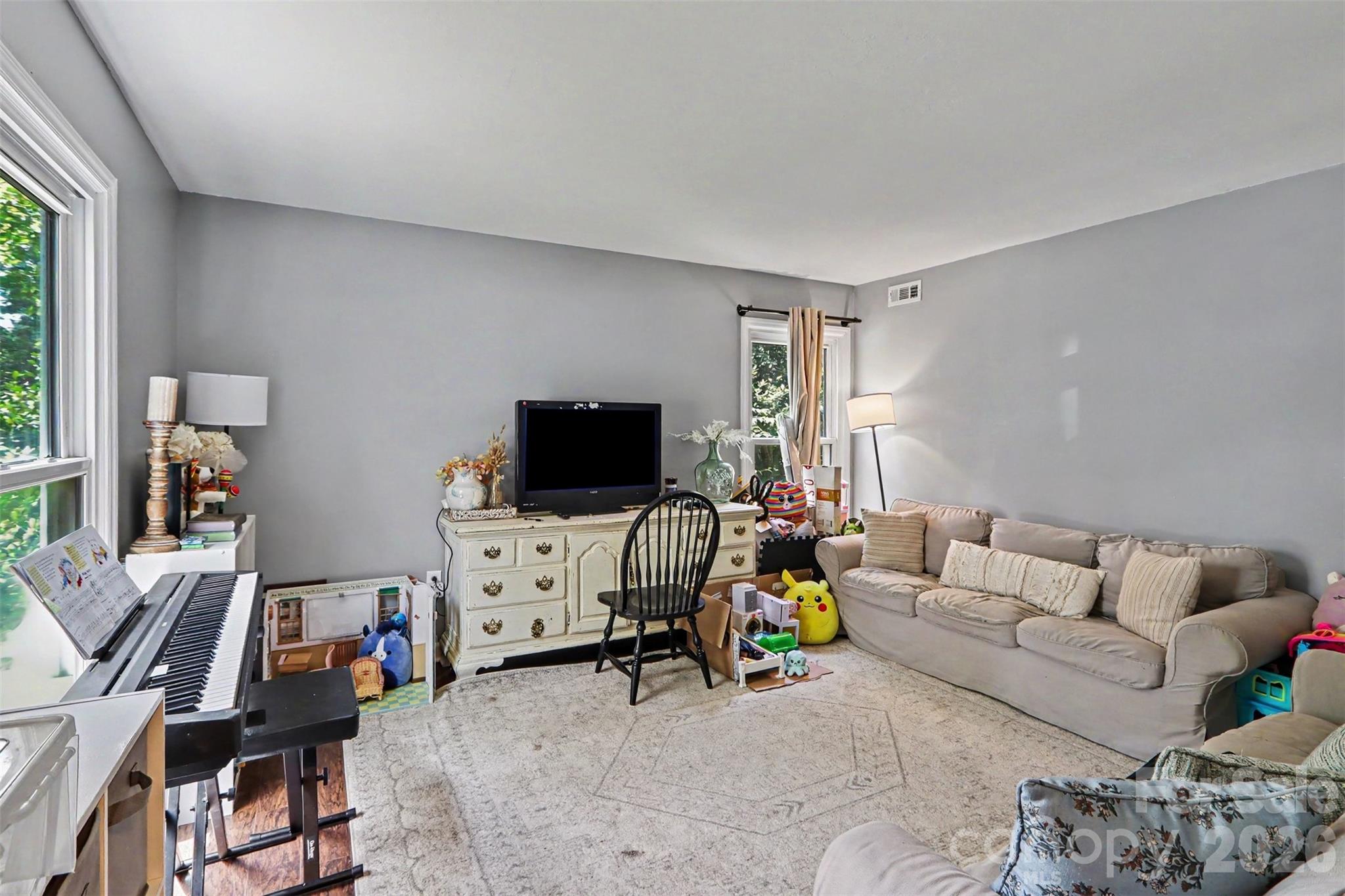320 Sunnywood Lane — Charlotte
