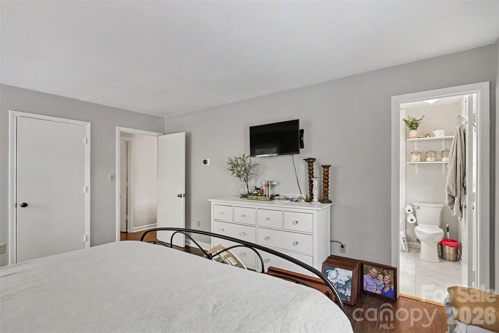 320 Sunnywood Lane — Charlotte