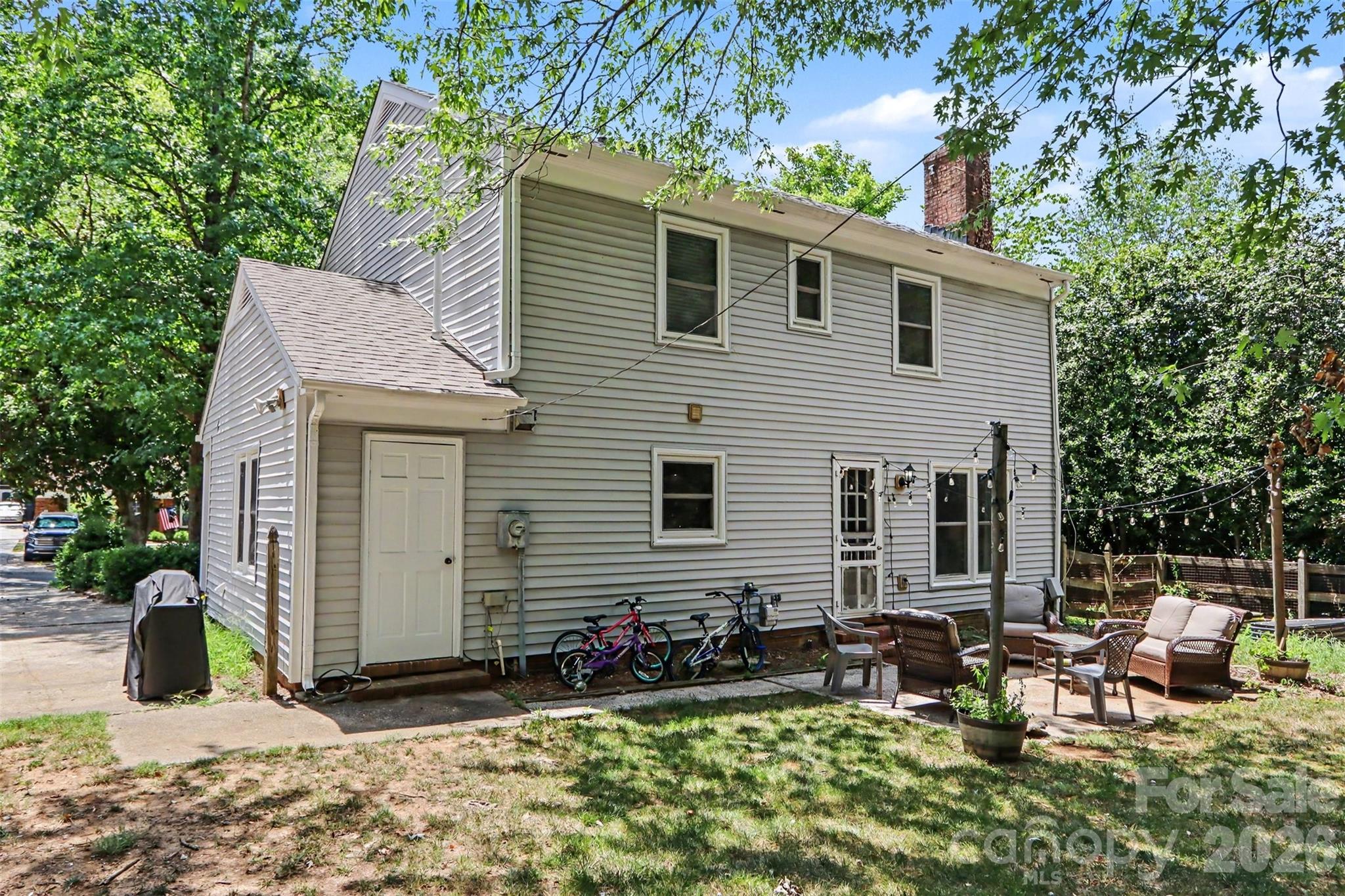 320 Sunnywood Lane — Charlotte