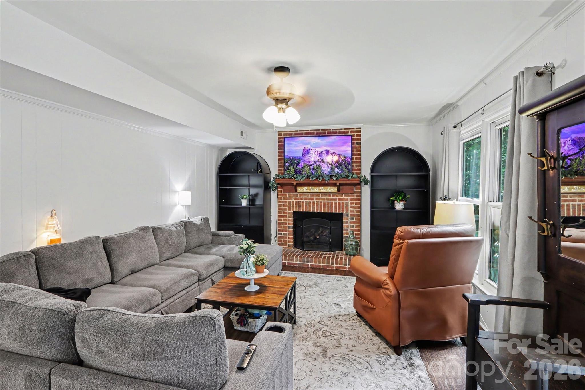 320 Sunnywood Lane — Charlotte