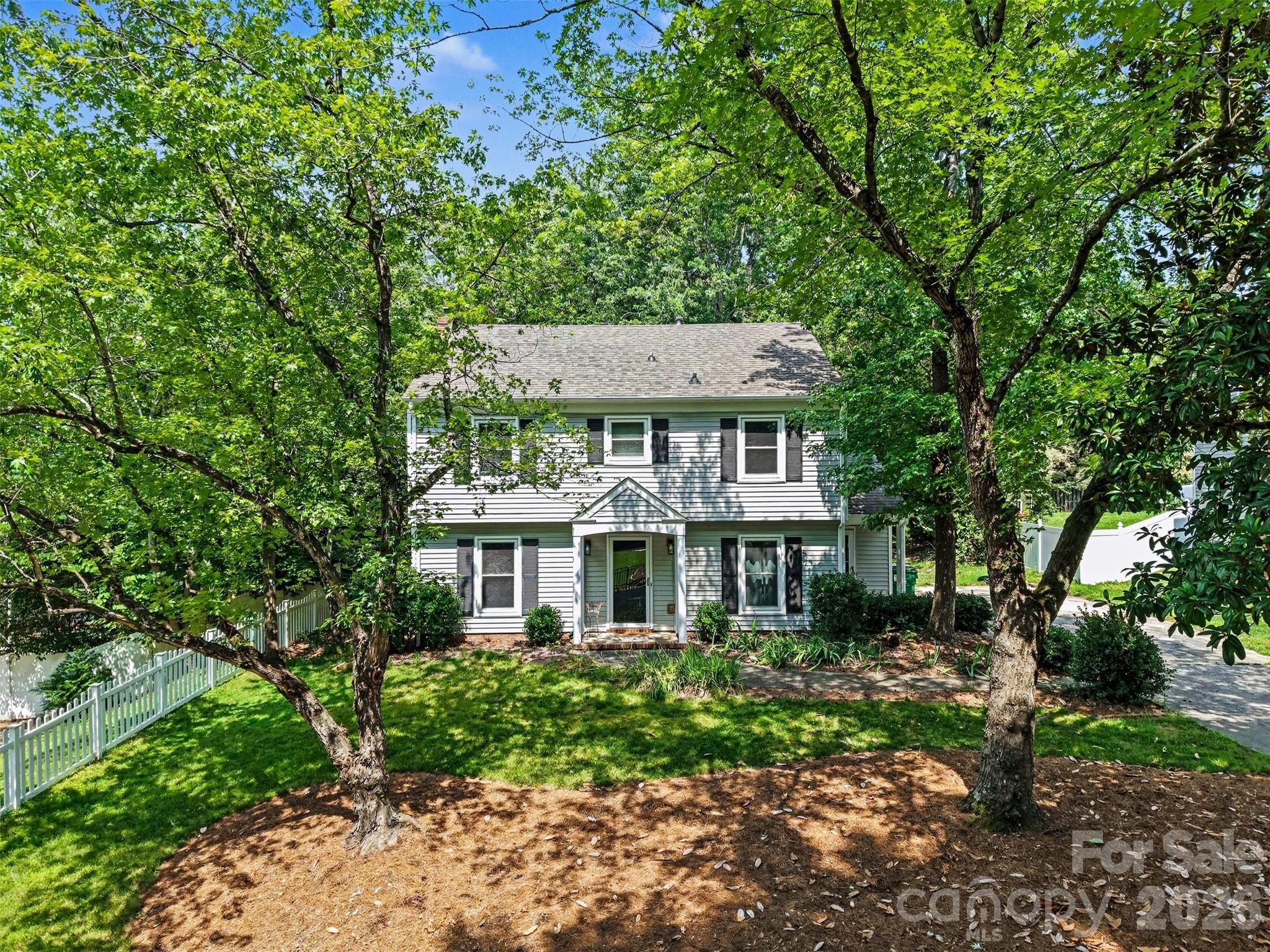 320 Sunnywood Lane — Charlotte