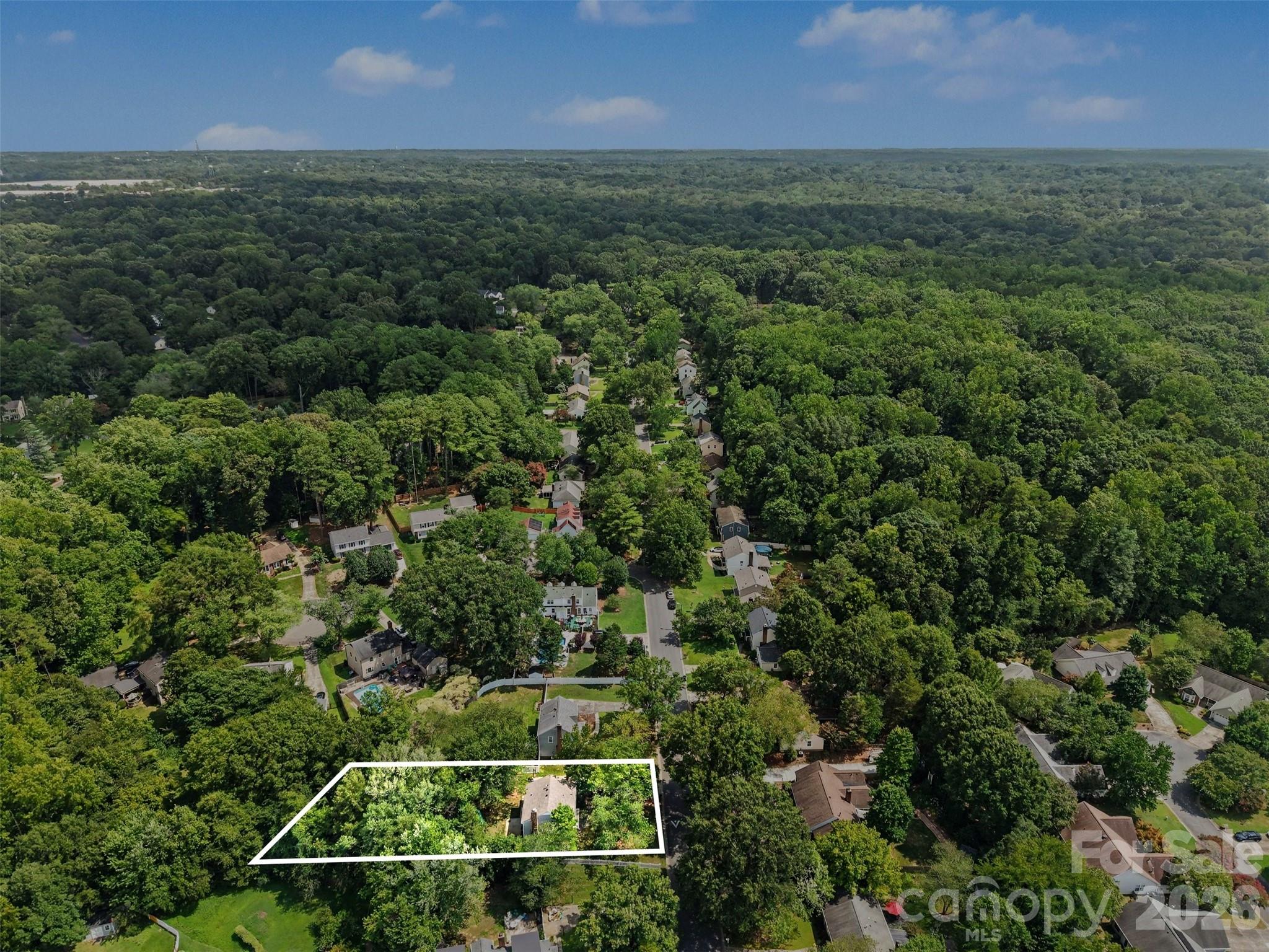 320 Sunnywood Lane — Charlotte