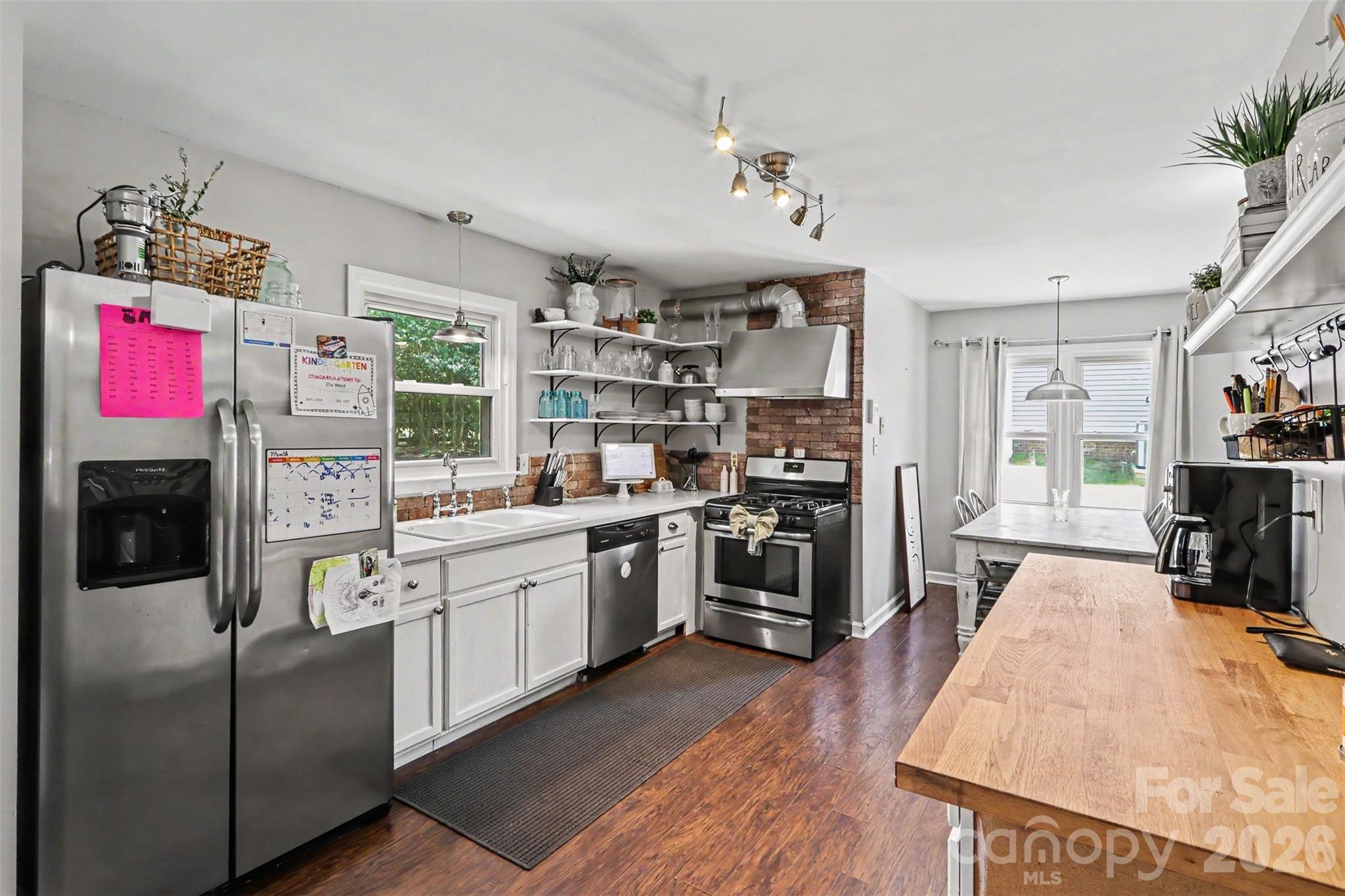 320 Sunnywood Lane — Charlotte