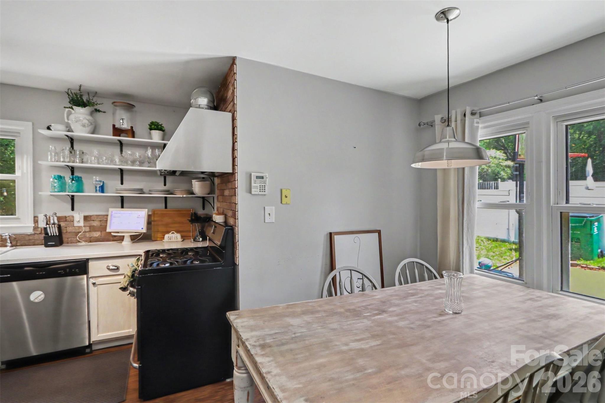 320 Sunnywood Lane — Charlotte