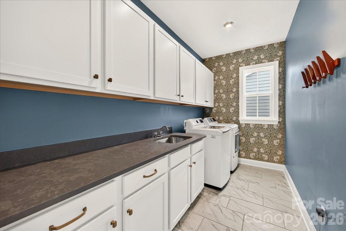 222 Lanyard Lane — Belmont