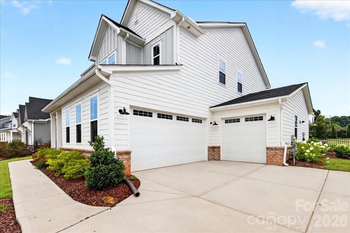 222 Lanyard Lane — Belmont
