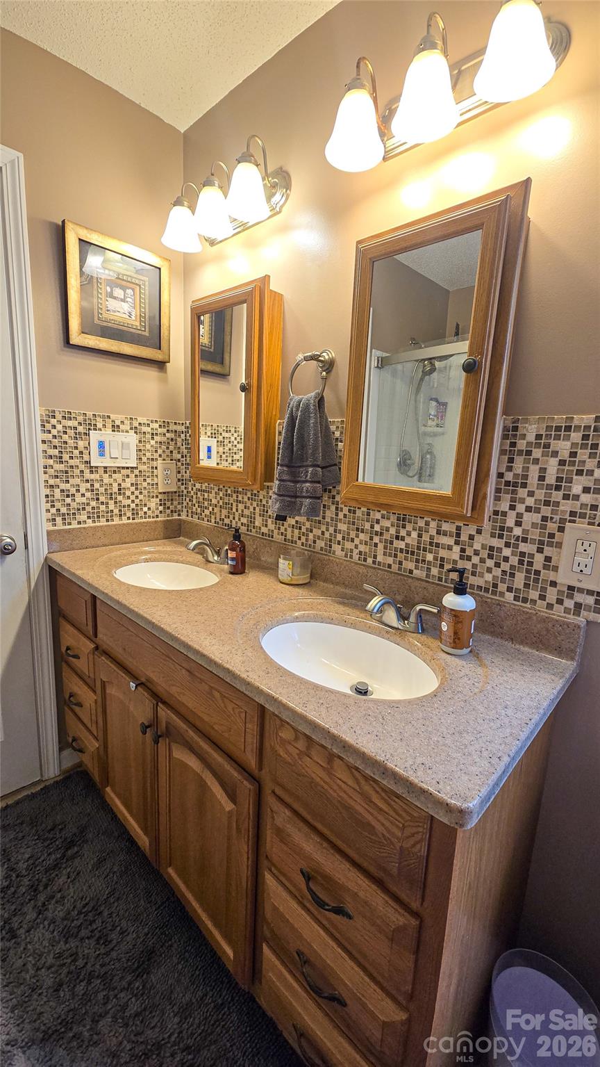 3611 Judea Drive — Lenoir