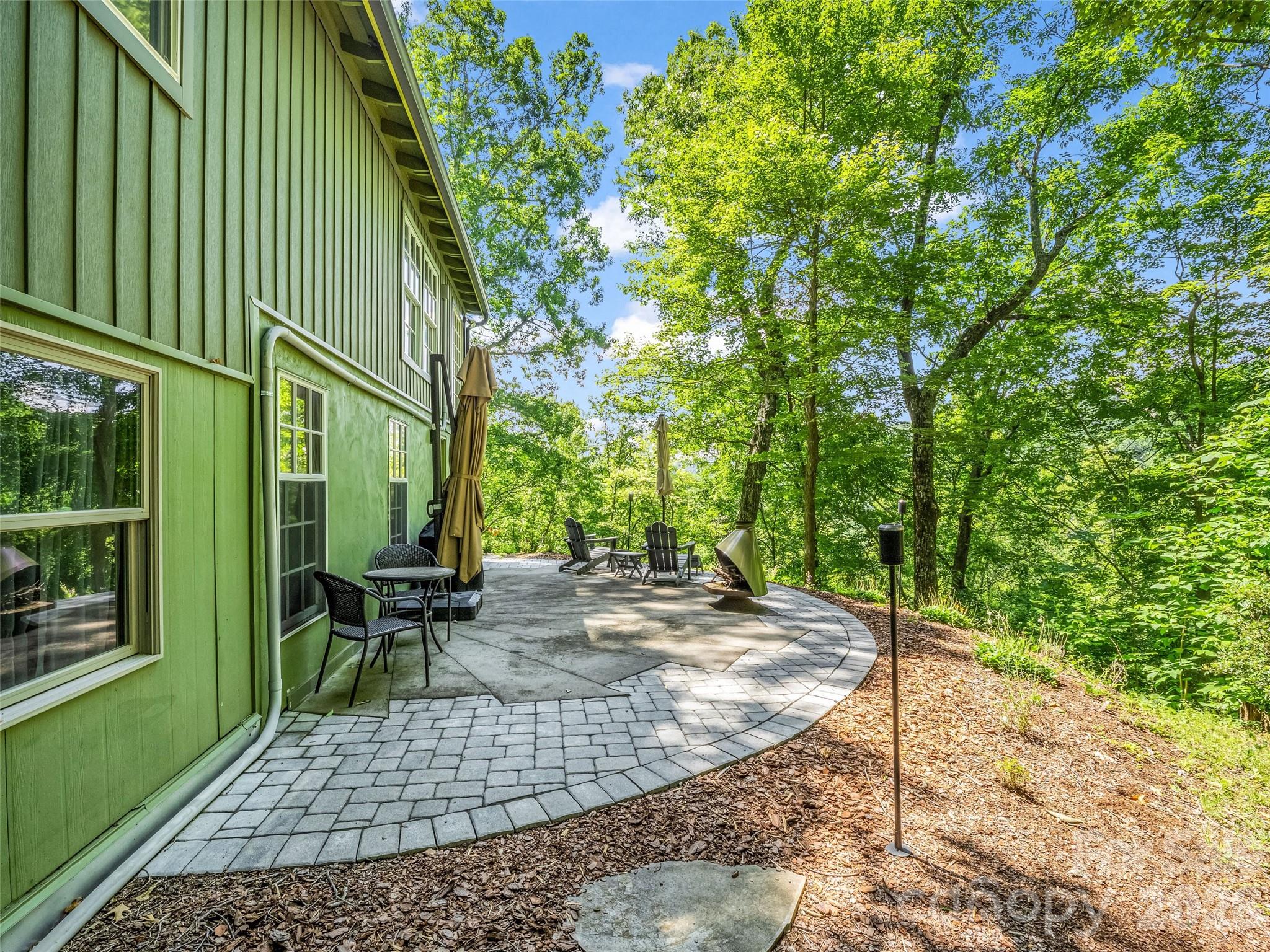 20 Kimberly Road — Black Mountain