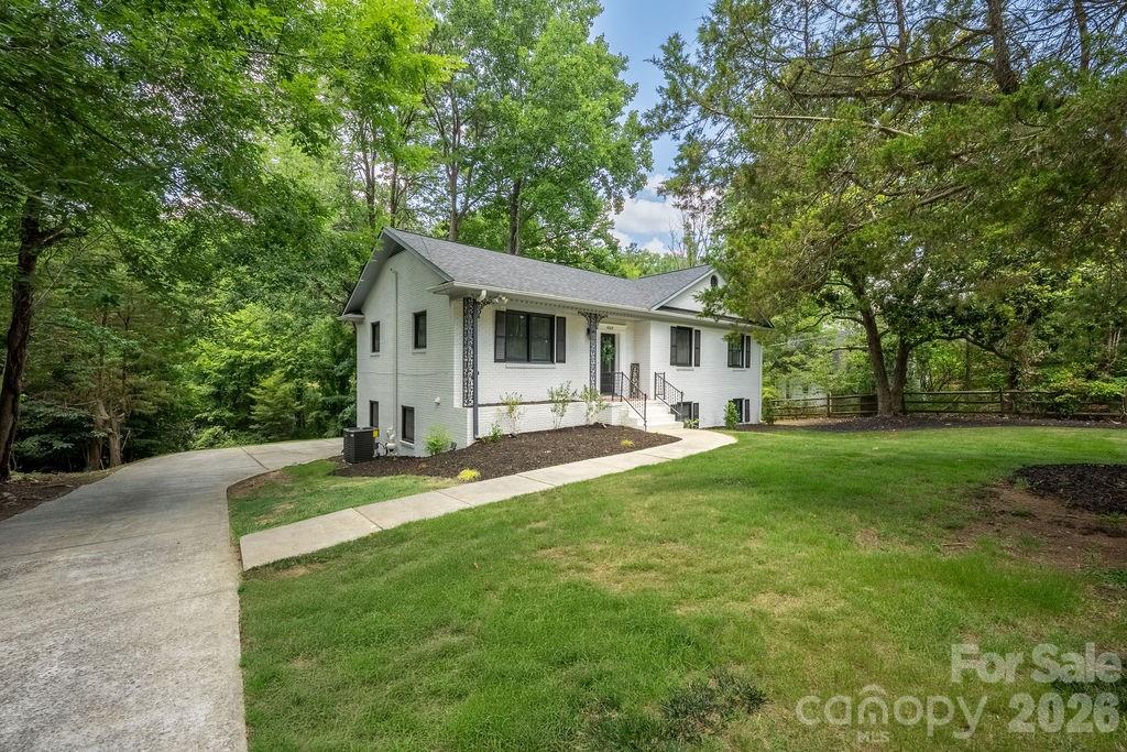 6614 Old Providence Road — Charlotte