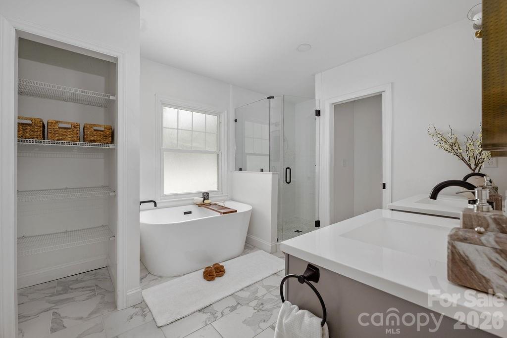 6614 Old Providence Road — Charlotte