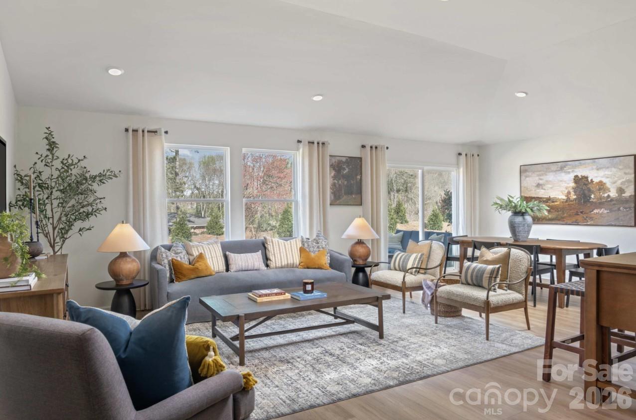 533 Creston Place Drive — Monroe