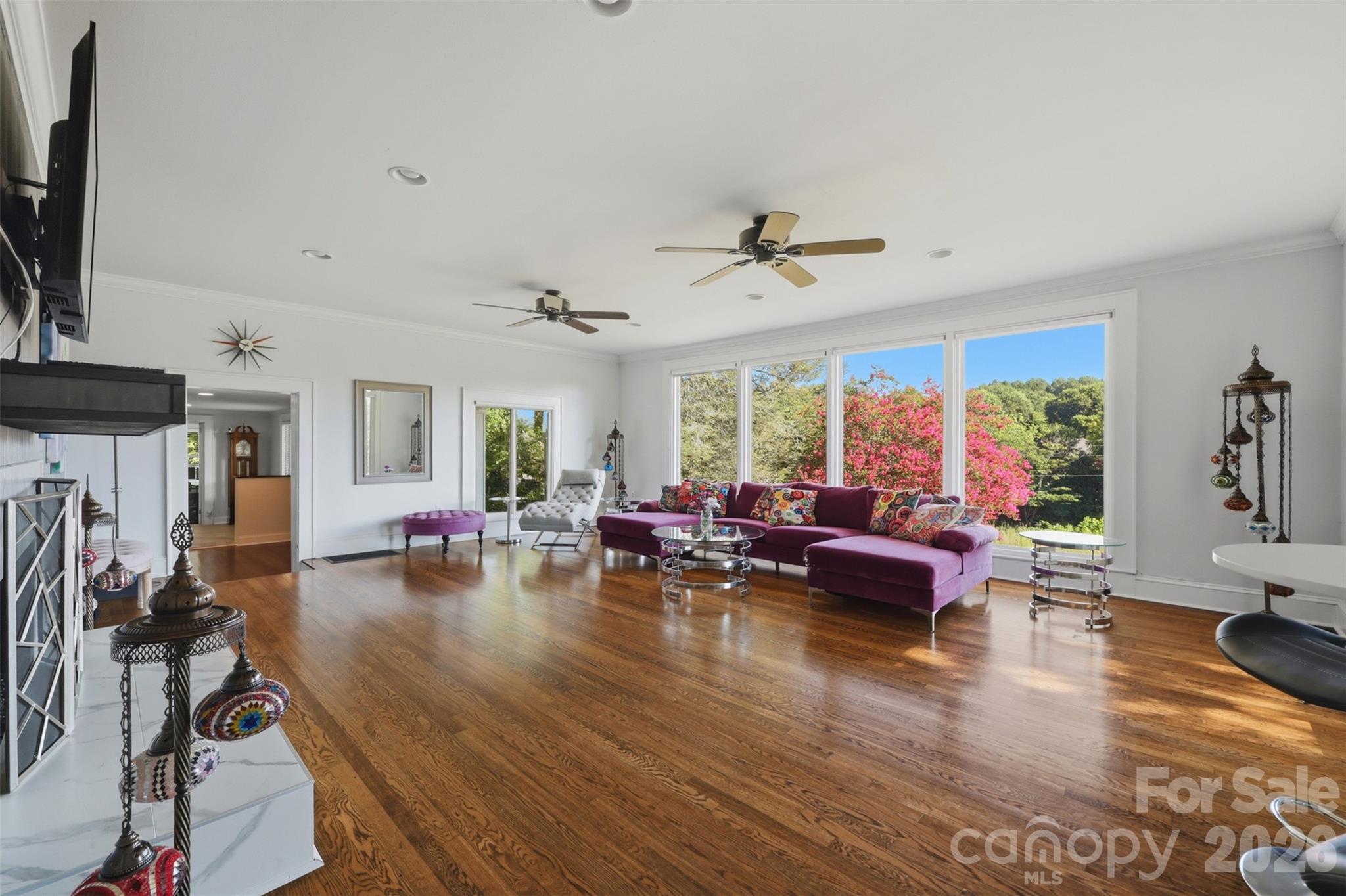104 31st Avenue NE — Hickory