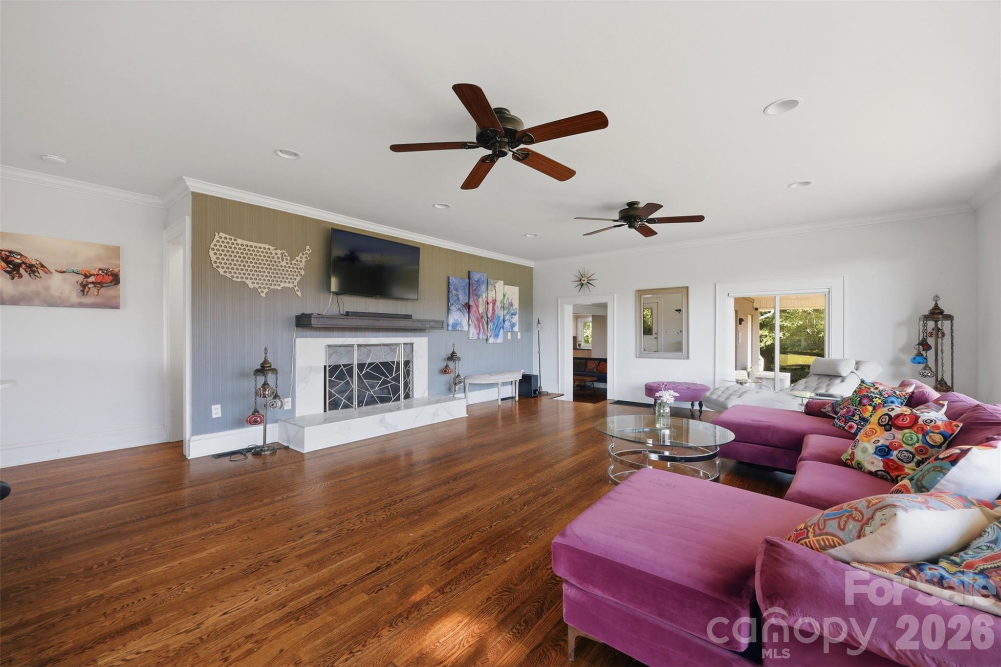 104 31st Avenue NE — Hickory