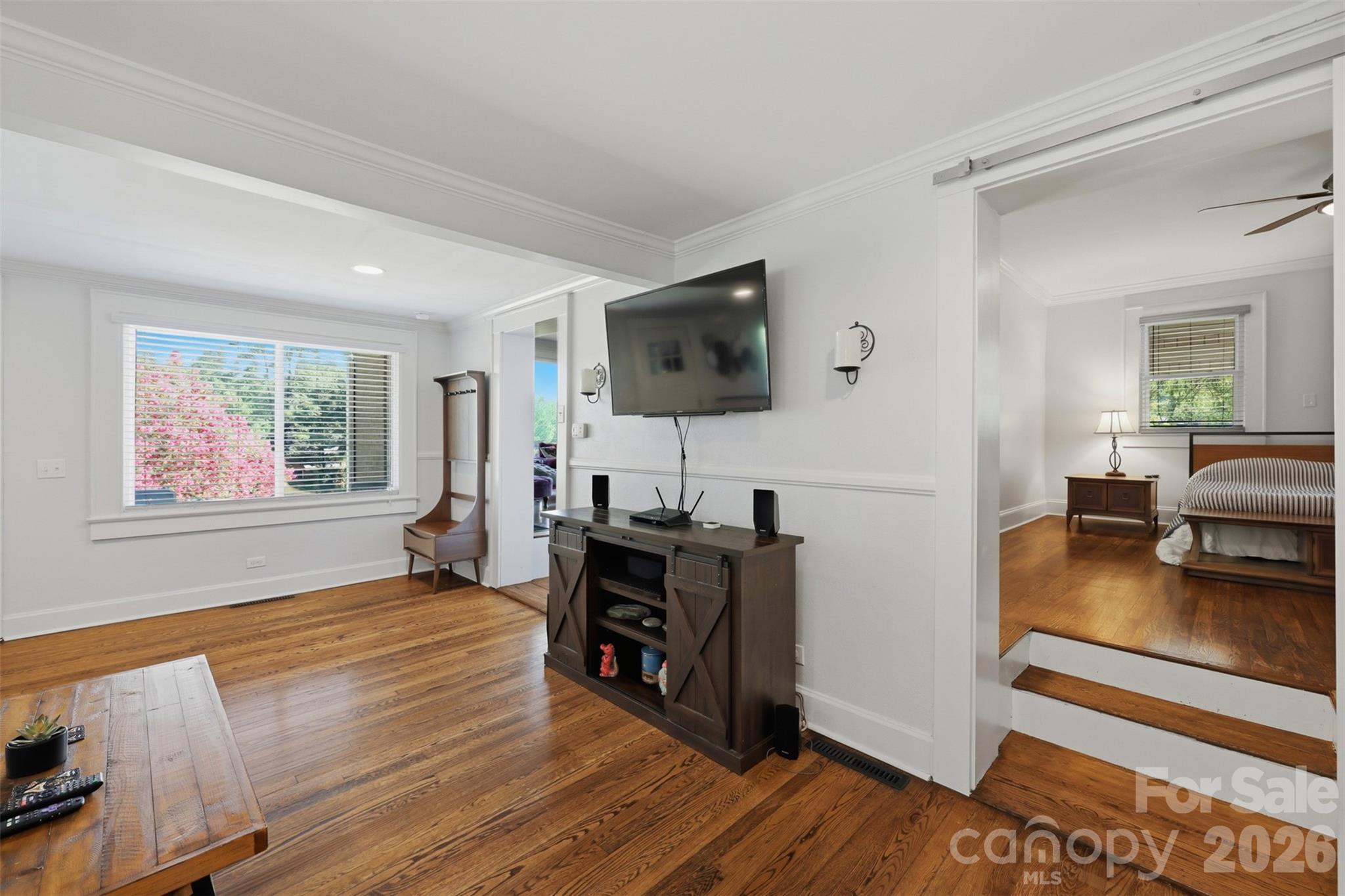 104 31st Avenue NE — Hickory