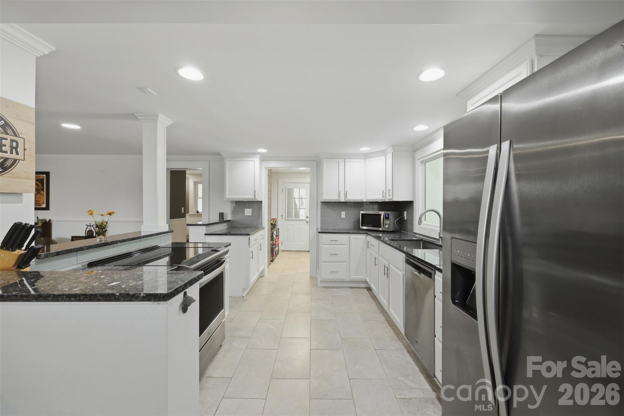 104 31st Avenue NE — Hickory