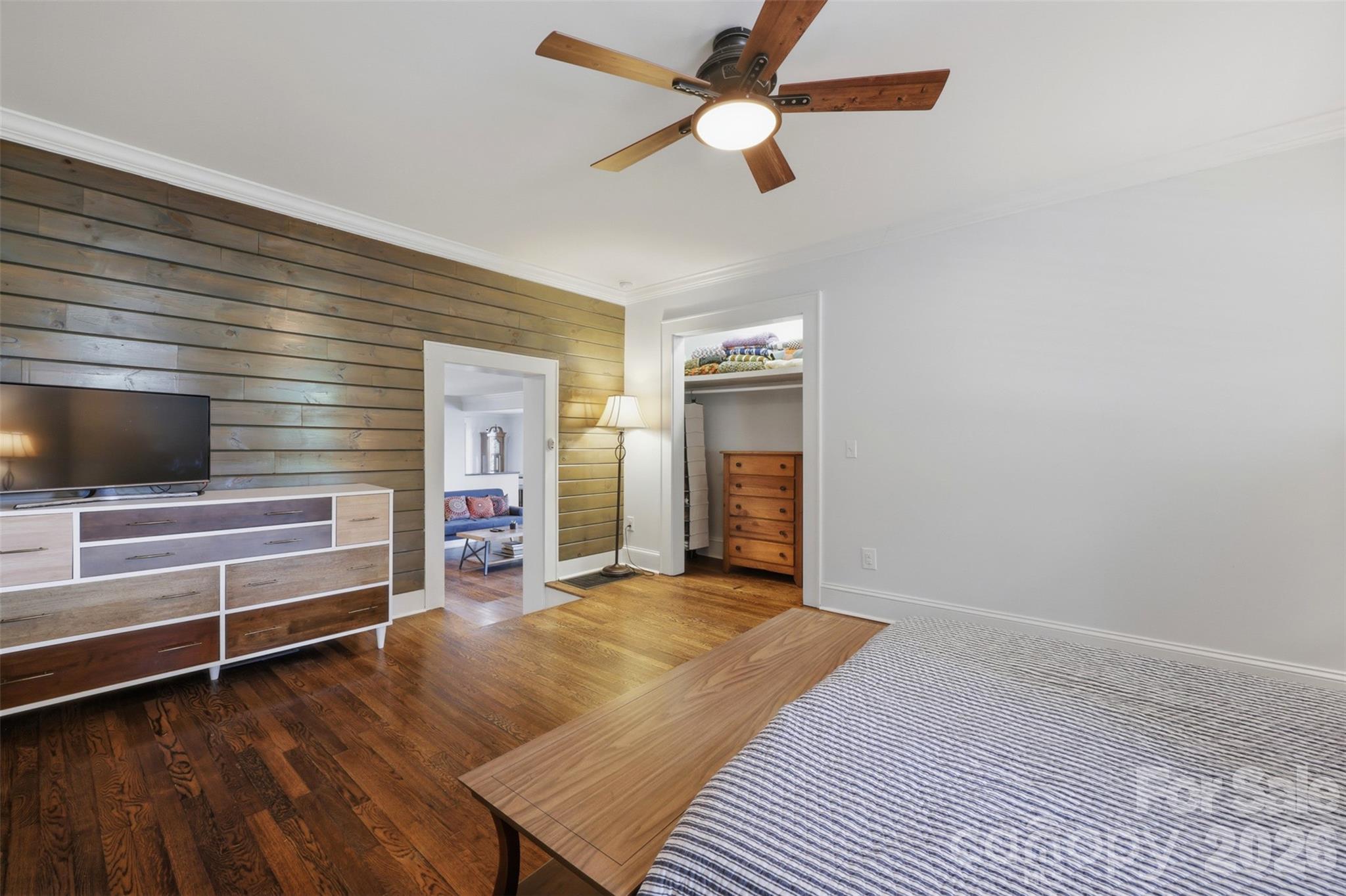 104 31st Avenue NE — Hickory