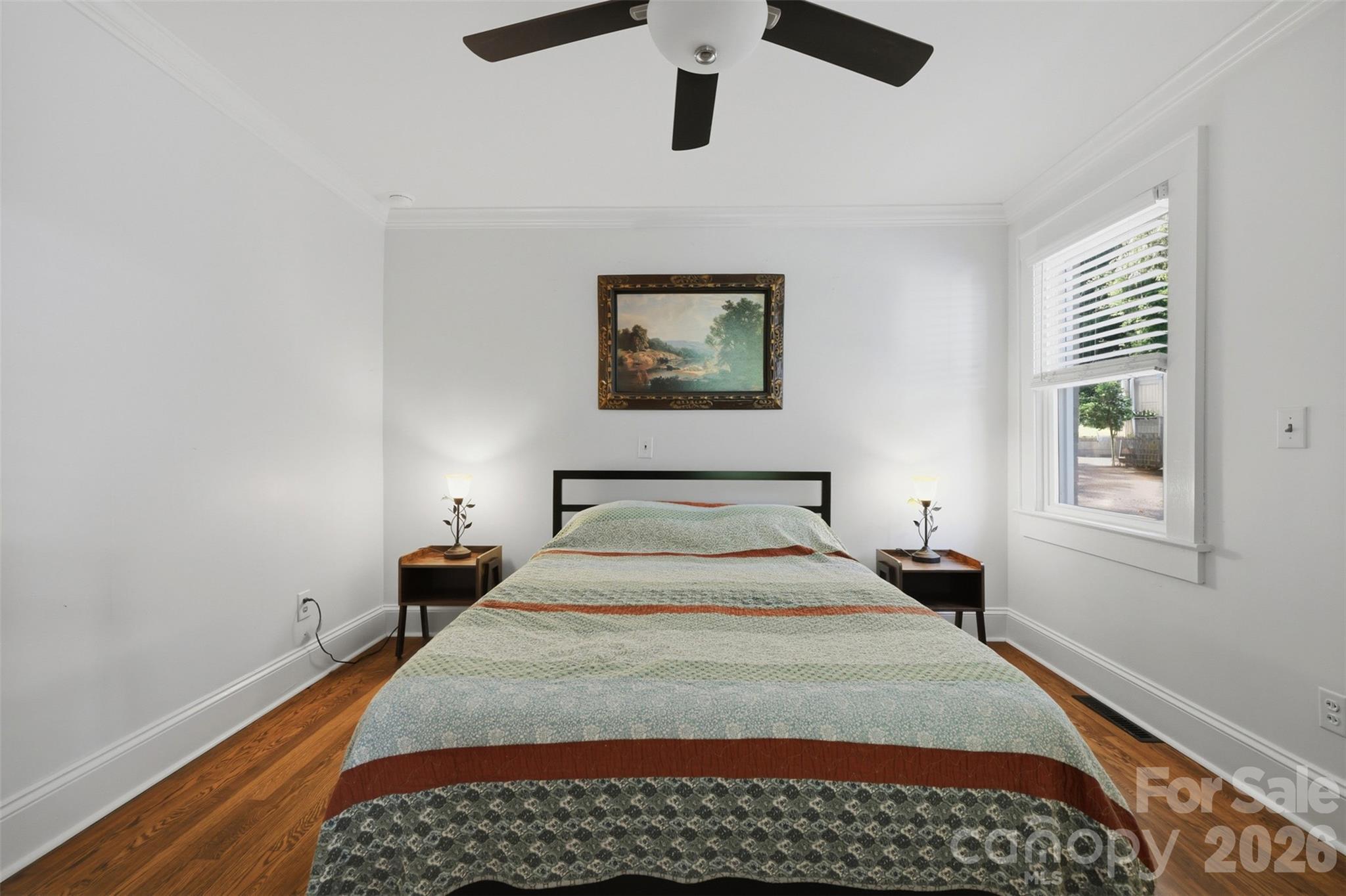 104 31st Avenue NE — Hickory