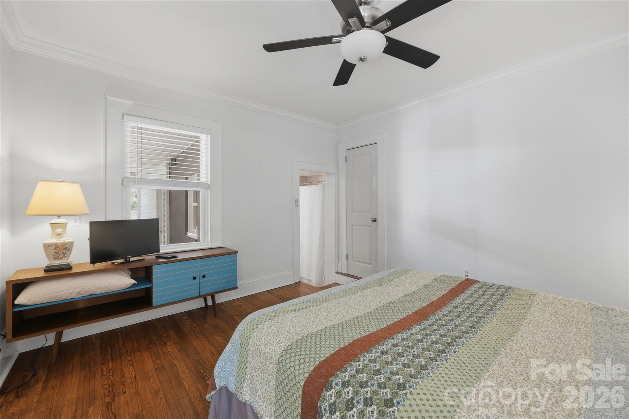 104 31st Avenue NE — Hickory