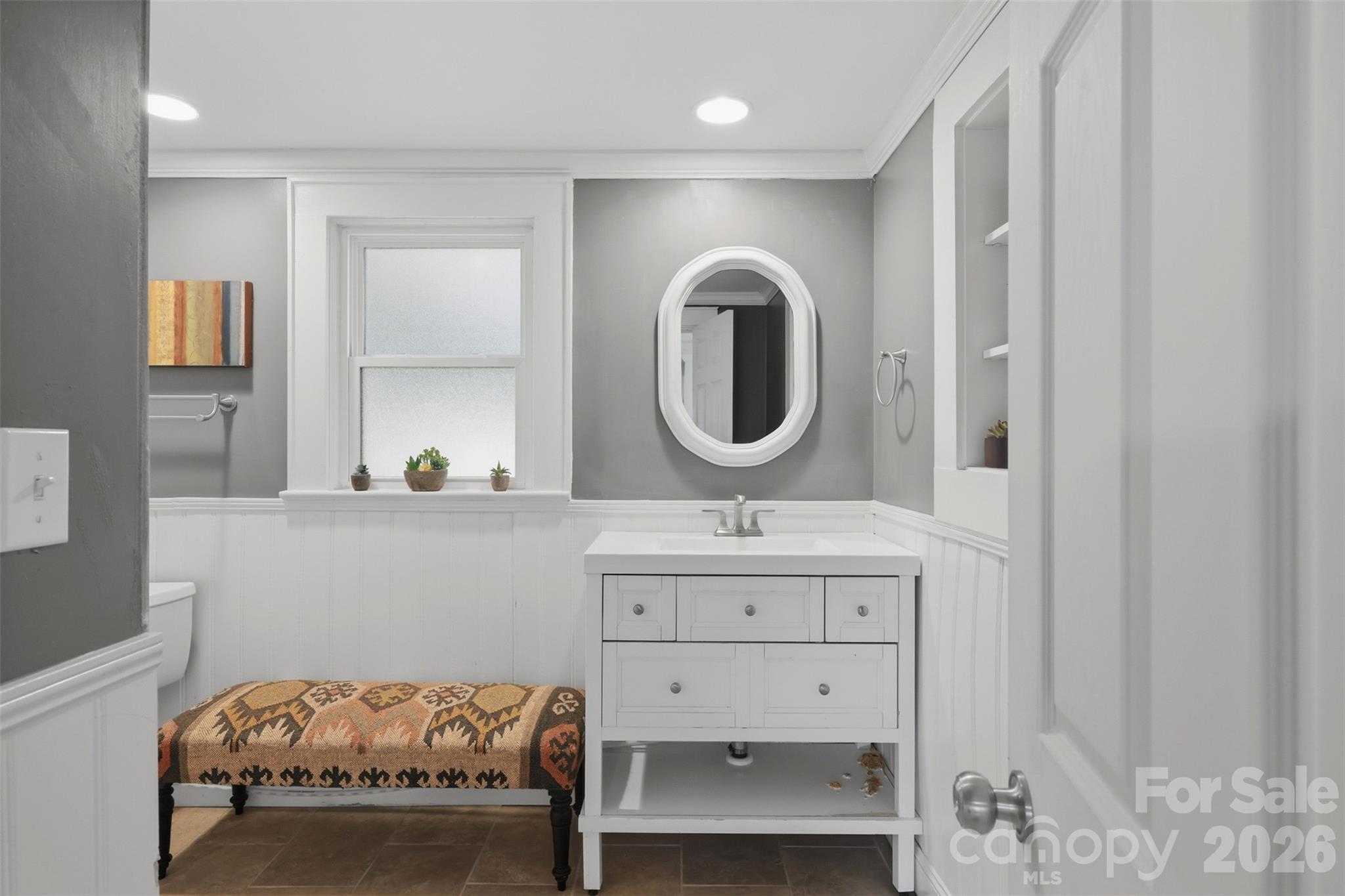 104 31st Avenue NE — Hickory