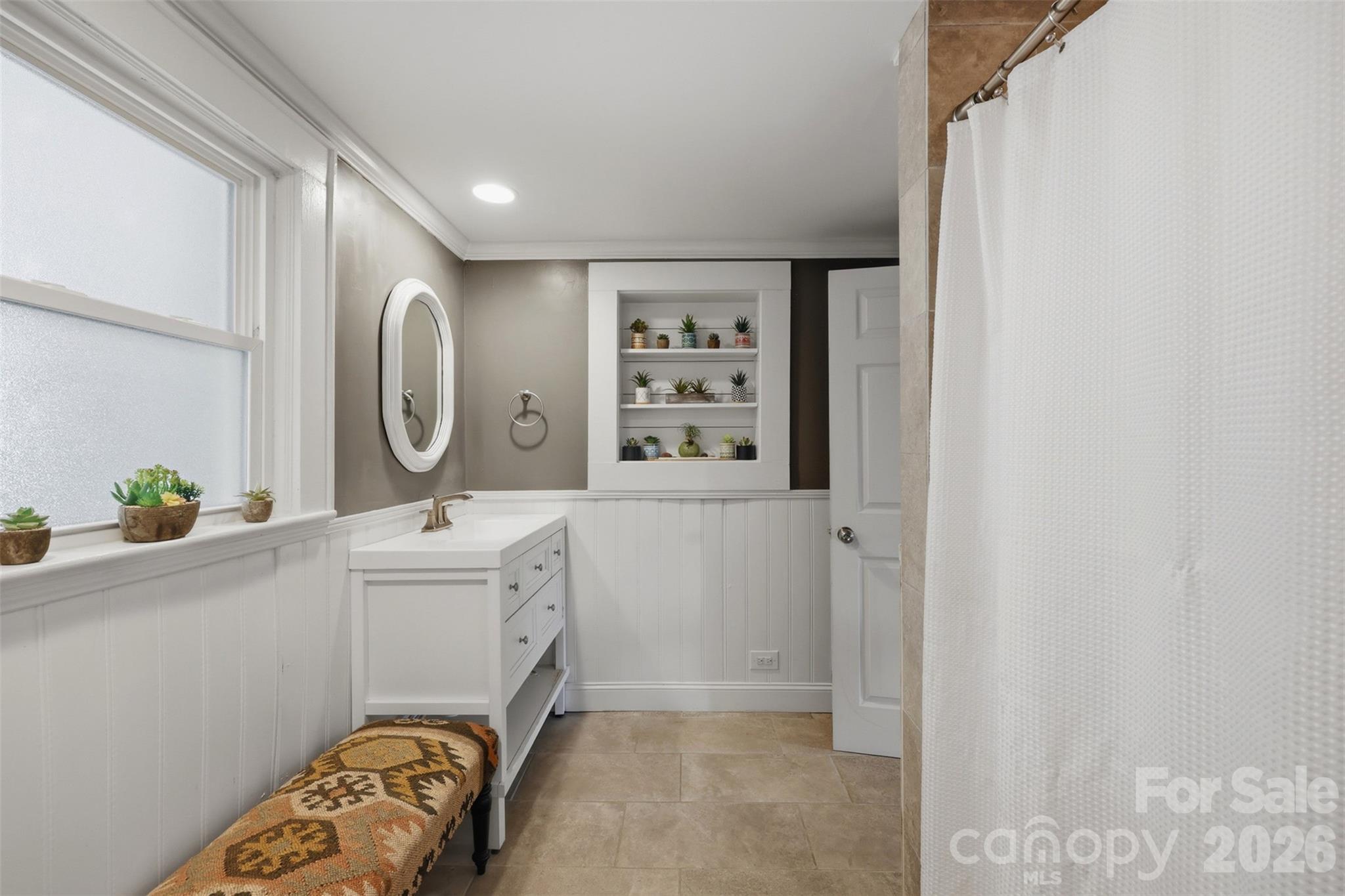 104 31st Avenue NE — Hickory