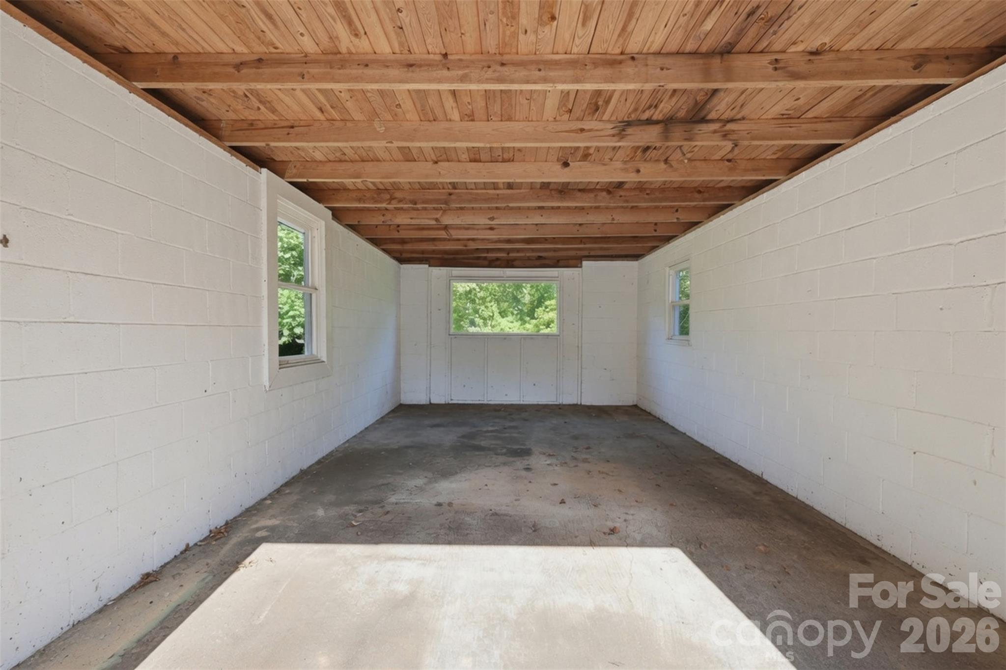 104 31st Avenue NE — Hickory