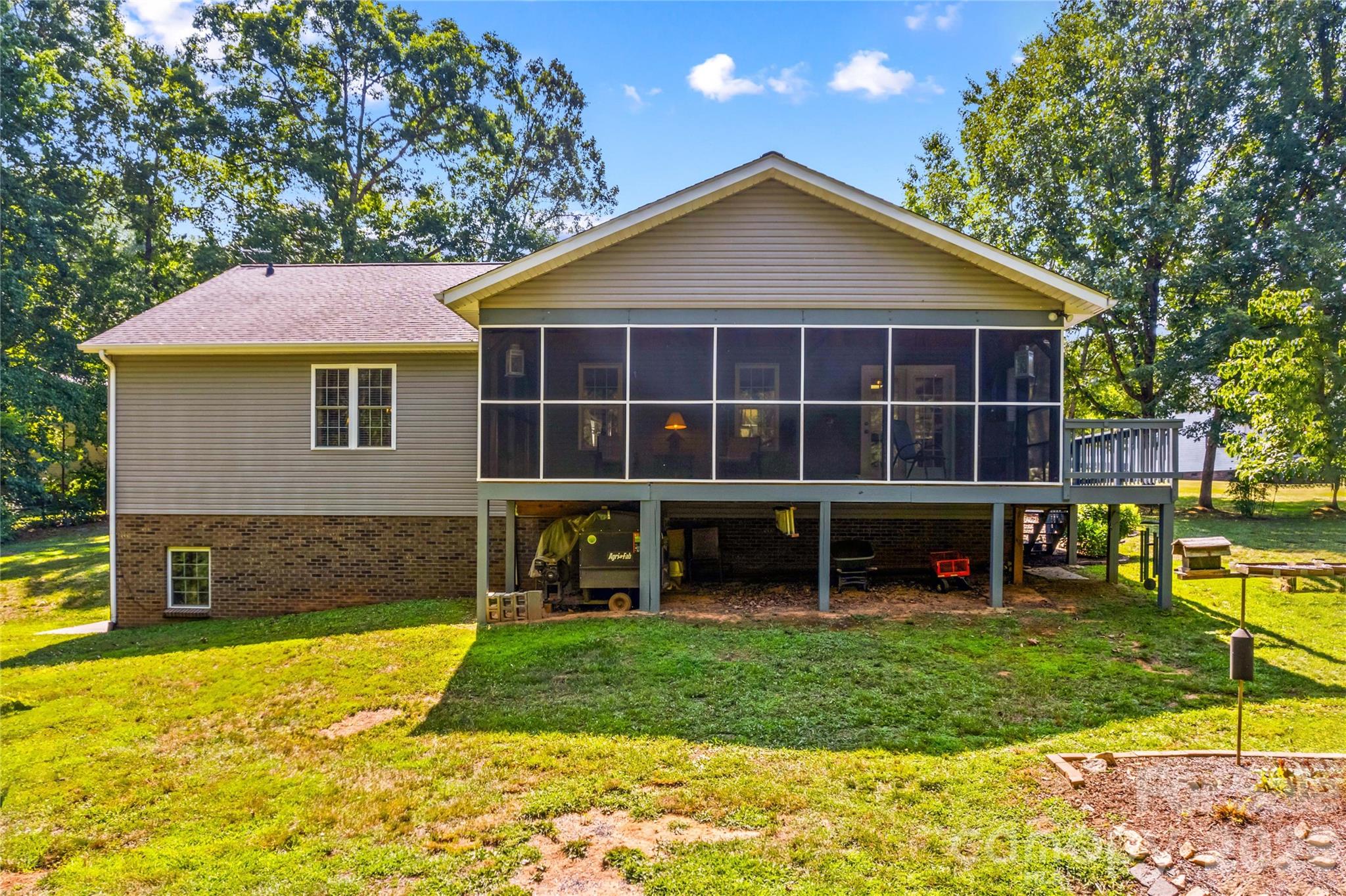 104 Parkers Grove Lane — Statesville