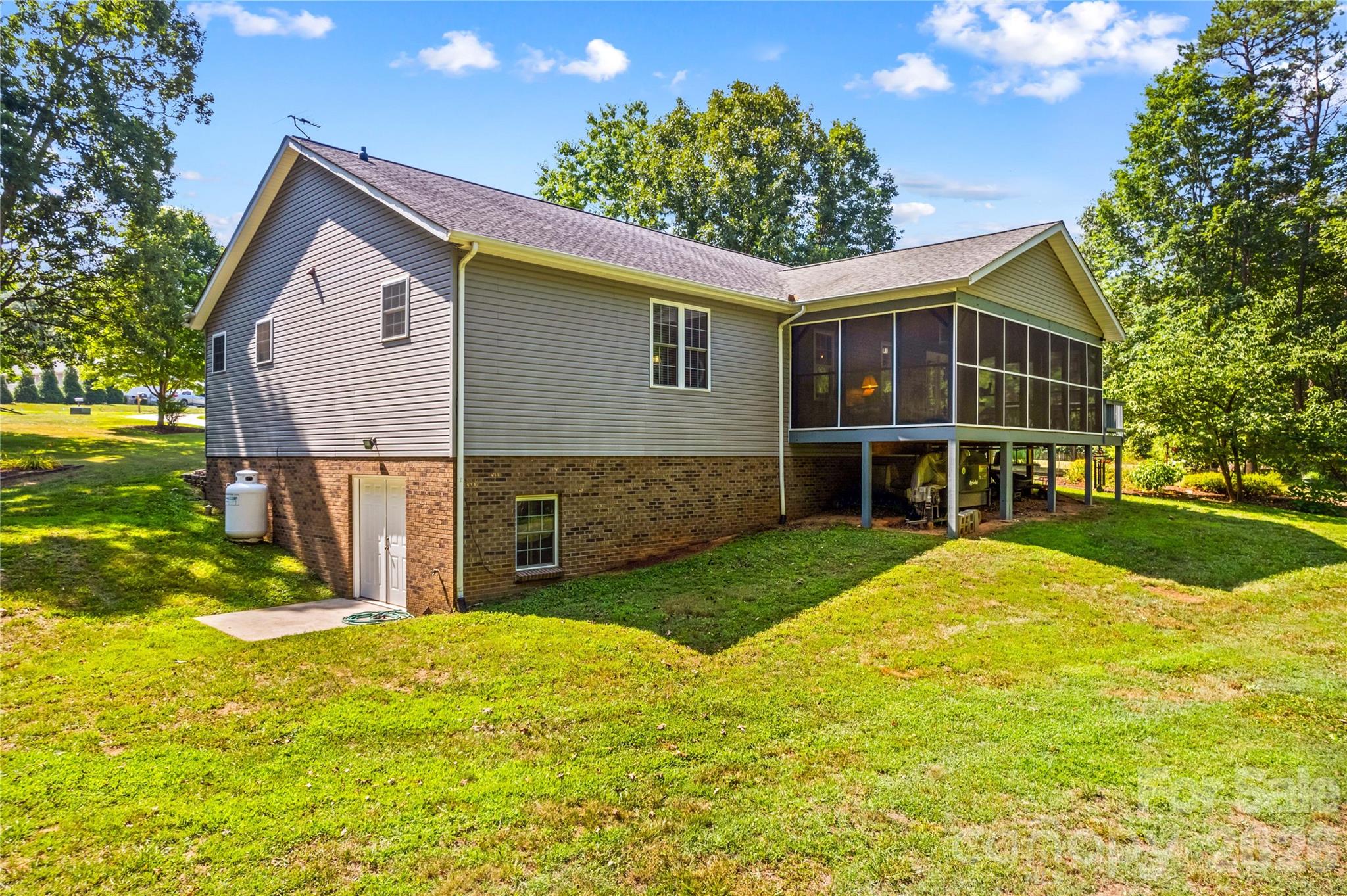 104 Parkers Grove Lane — Statesville