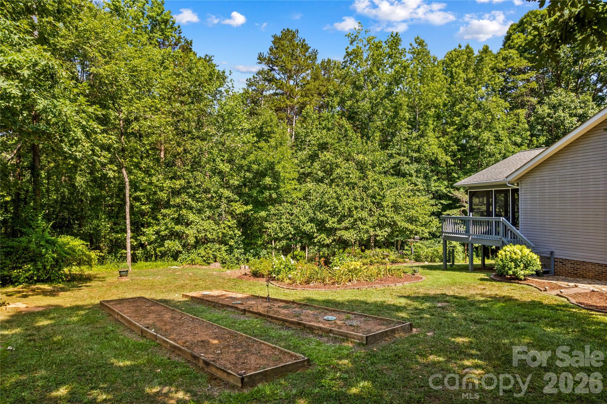 104 Parkers Grove Lane — Statesville
