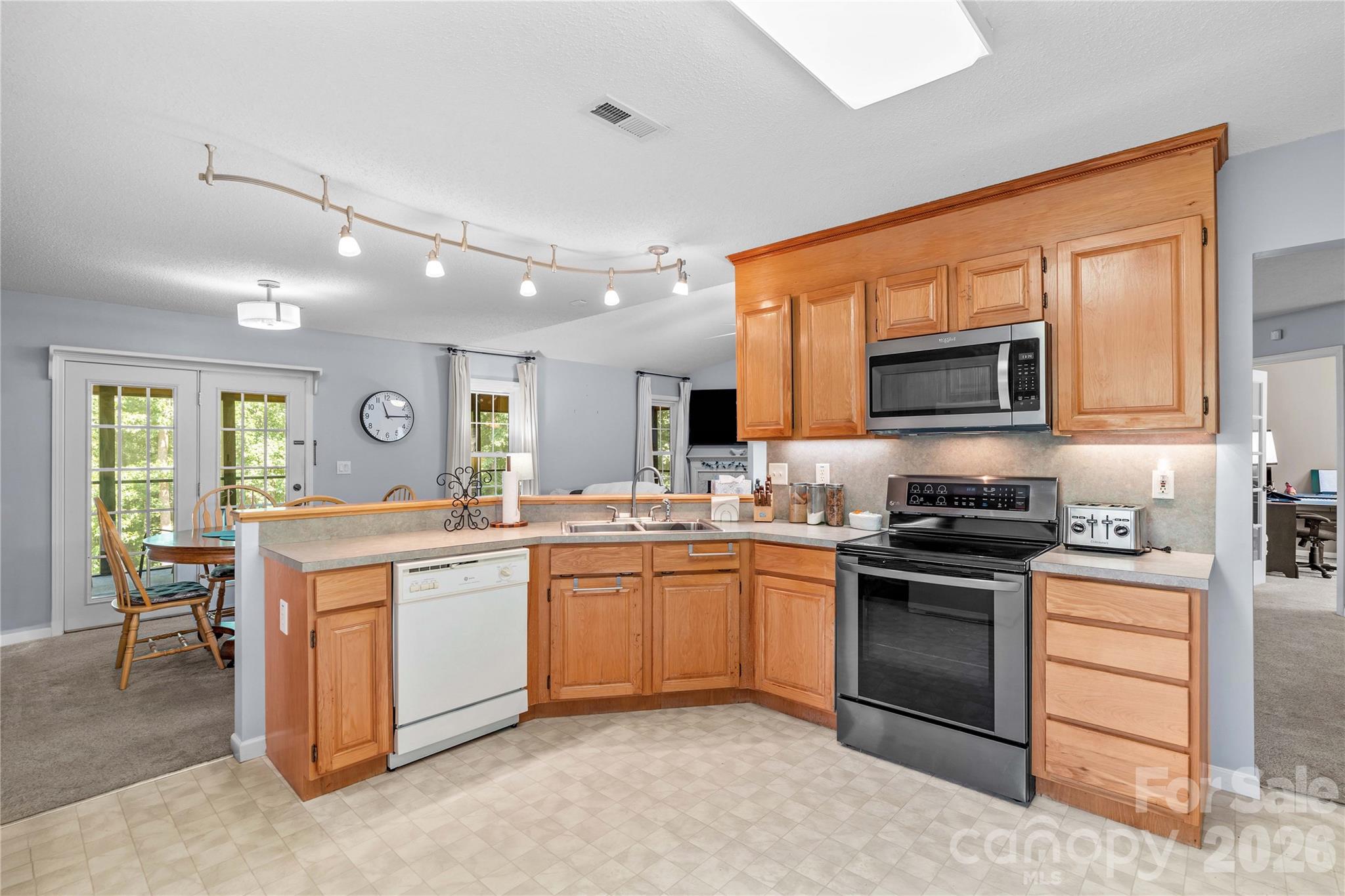 104 Parkers Grove Lane — Statesville