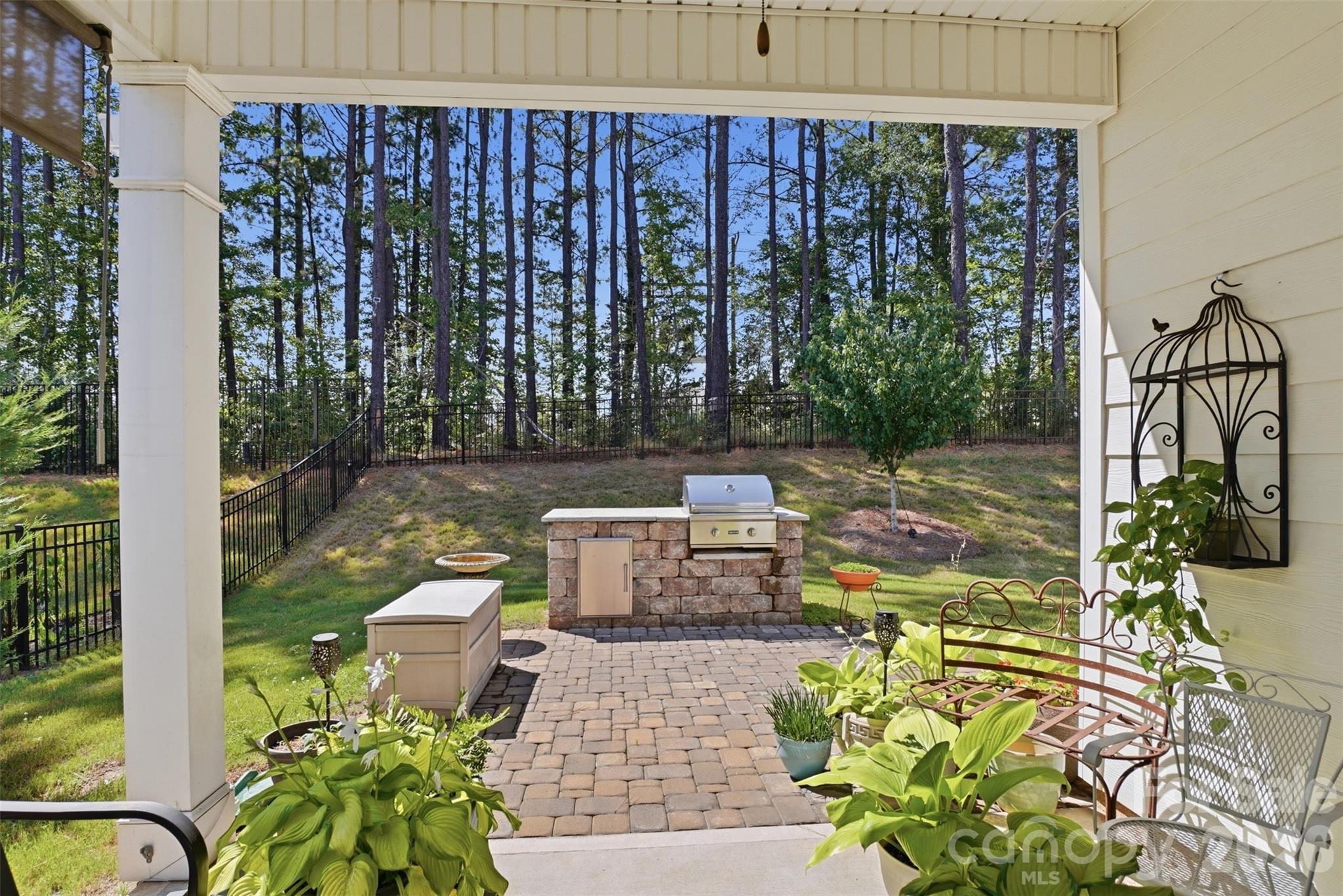 141 Rhuidean Court — Troutman