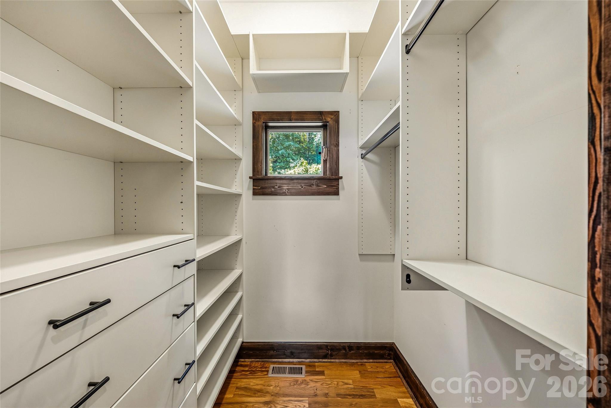 136 Merrills Ridge Road — Asheville