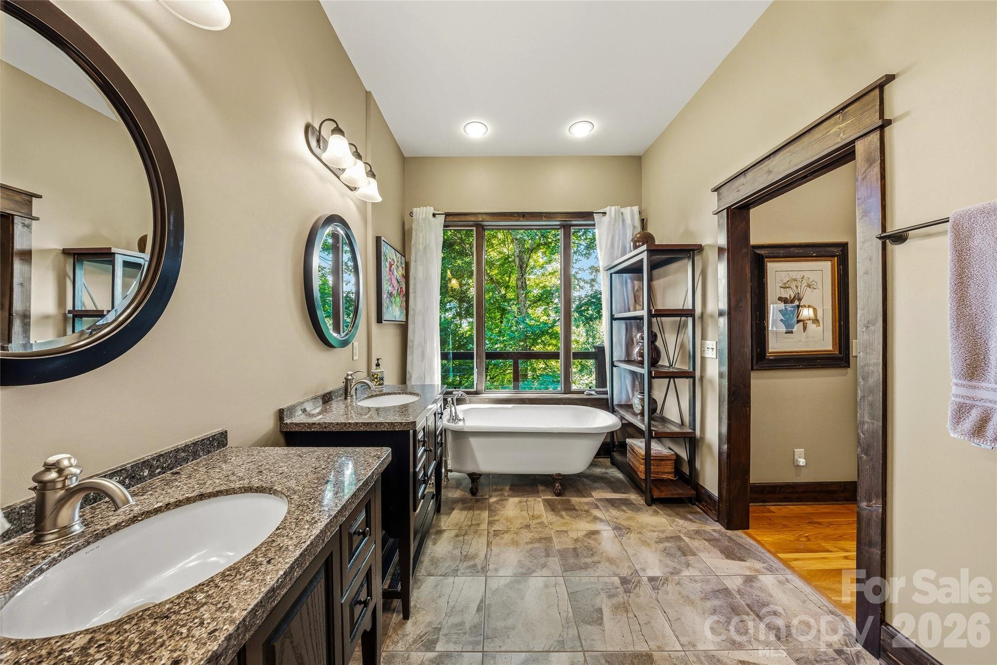 136 Merrills Ridge Road — Asheville
