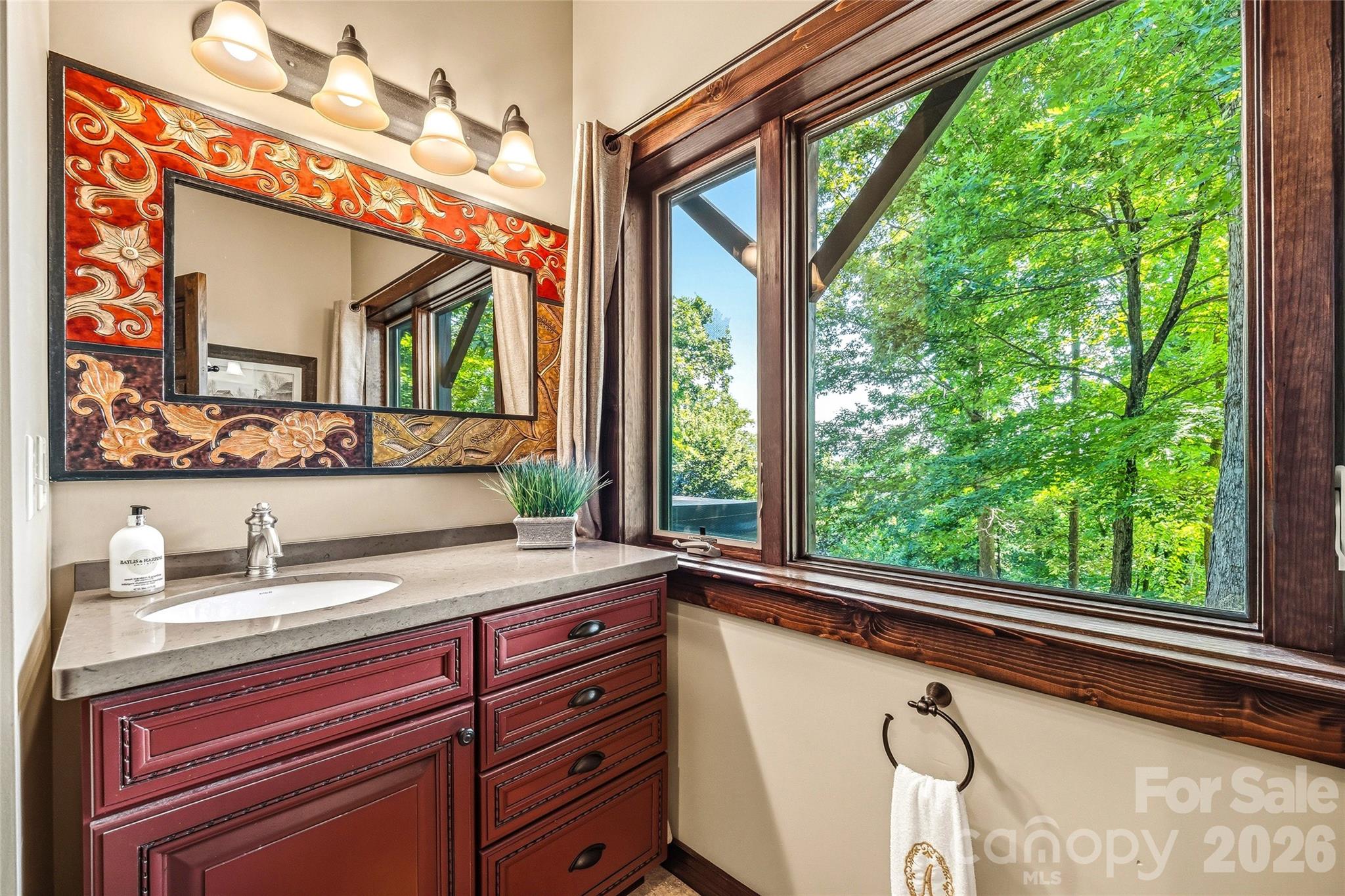 136 Merrills Ridge Road — Asheville