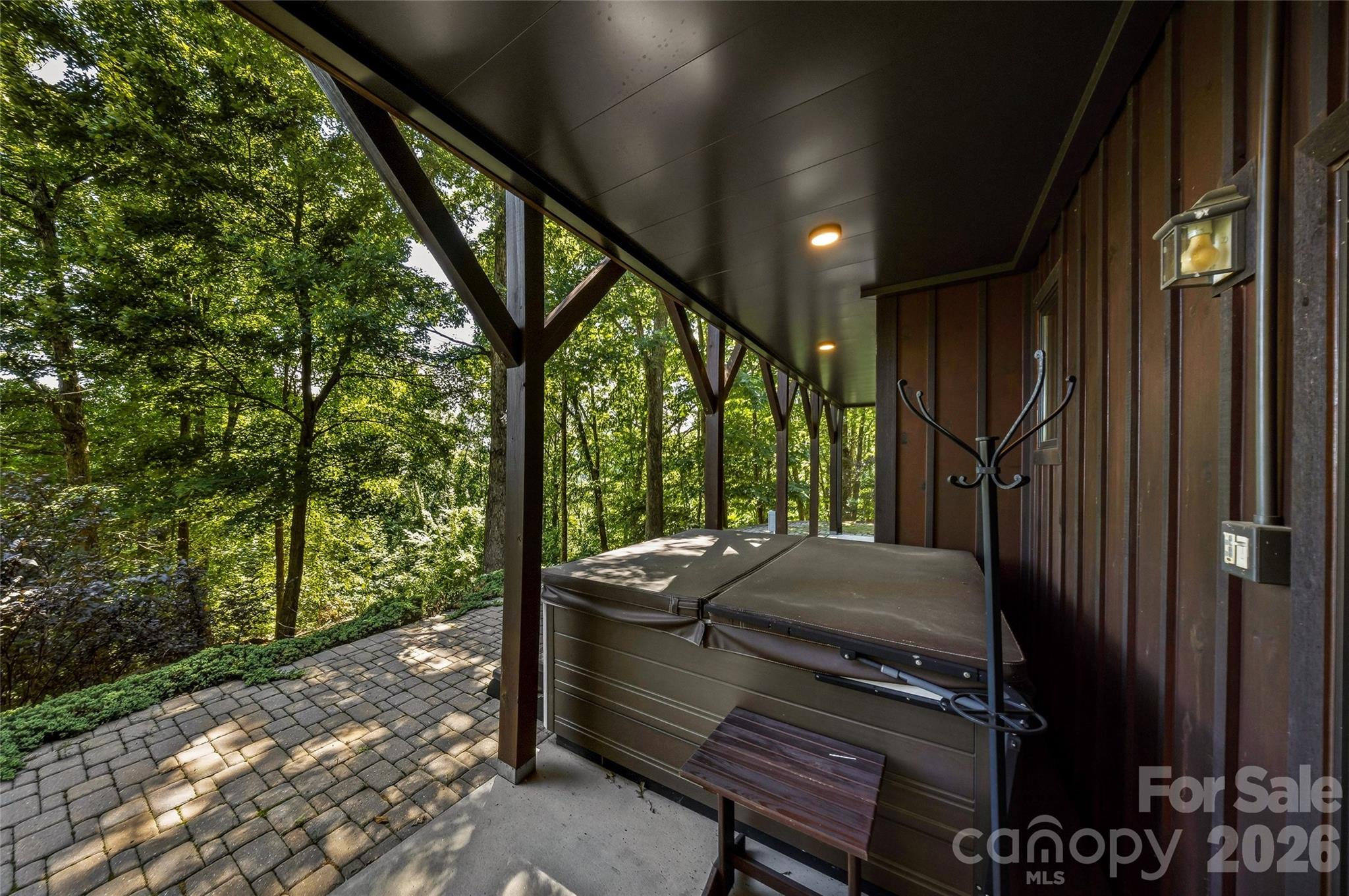 136 Merrills Ridge Road — Asheville