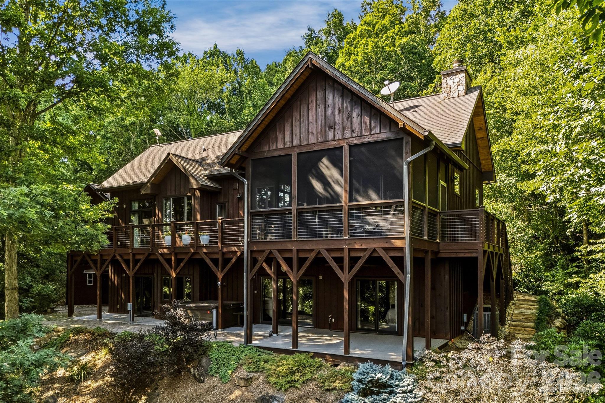 136 Merrills Ridge Road — Asheville